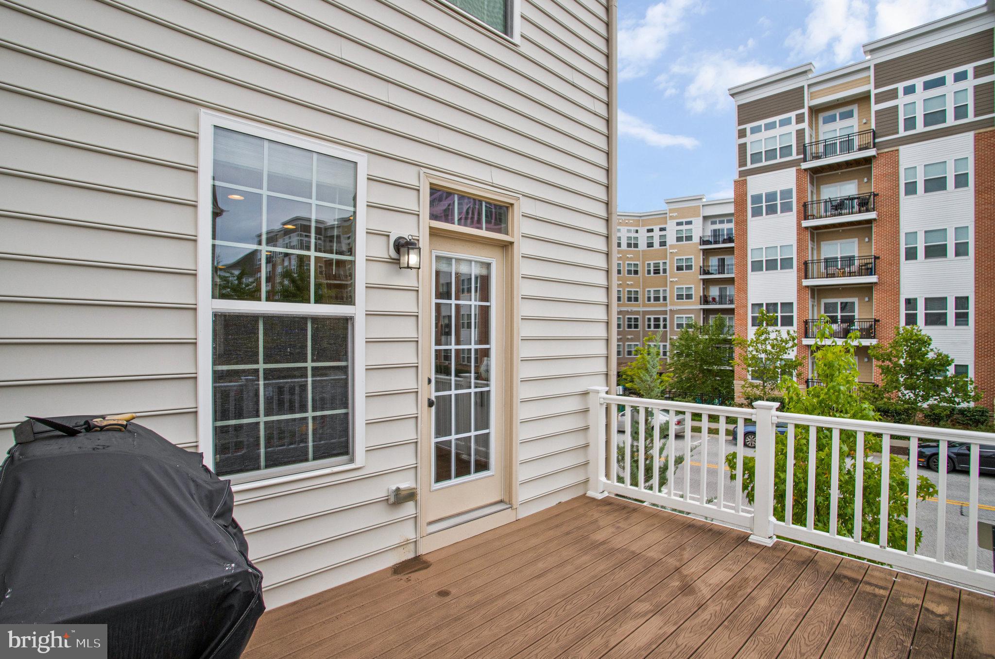 HOWARD SQUARE - Residential