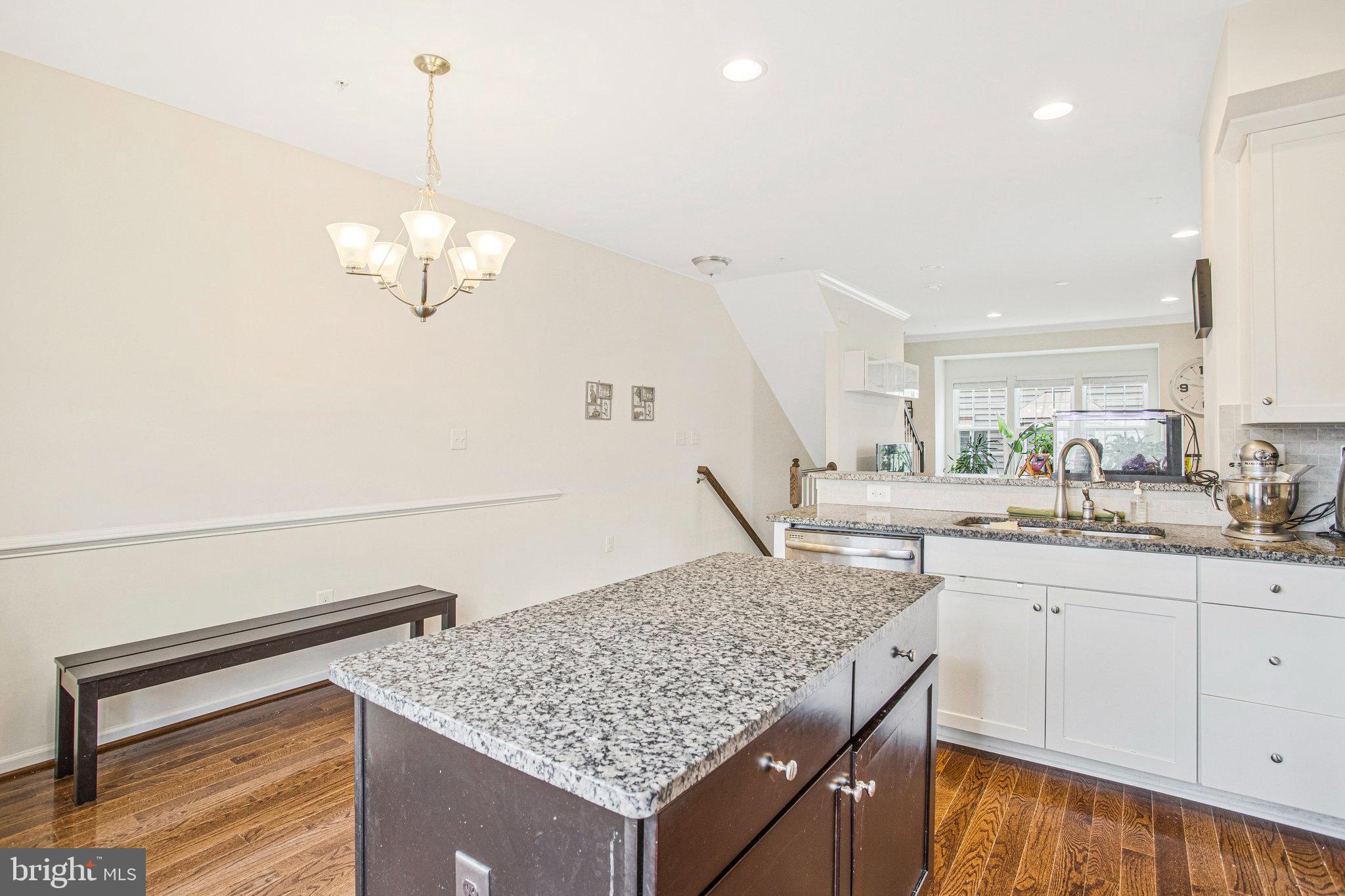 HOWARD SQUARE - Residential