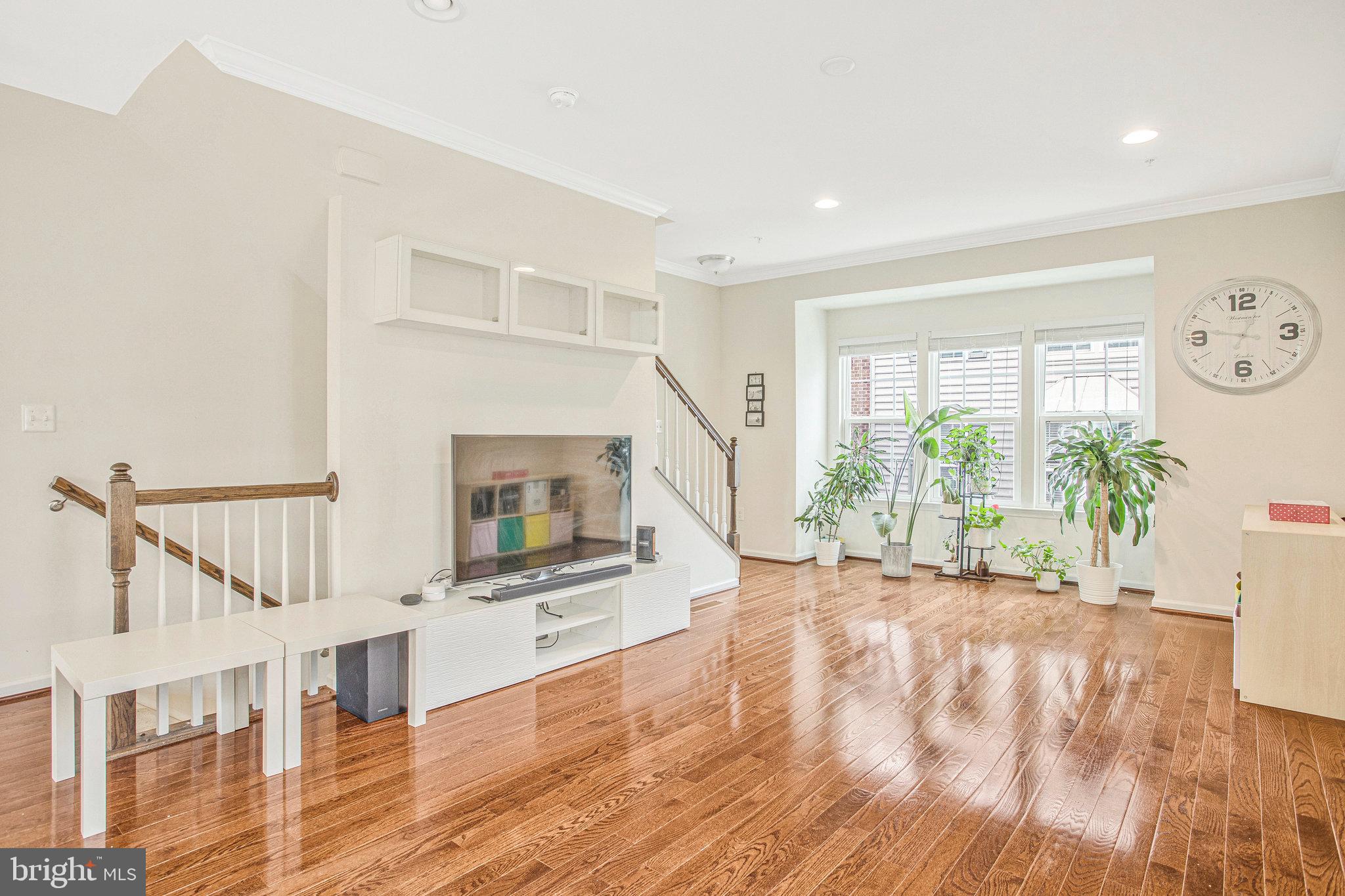 HOWARD SQUARE - Residential