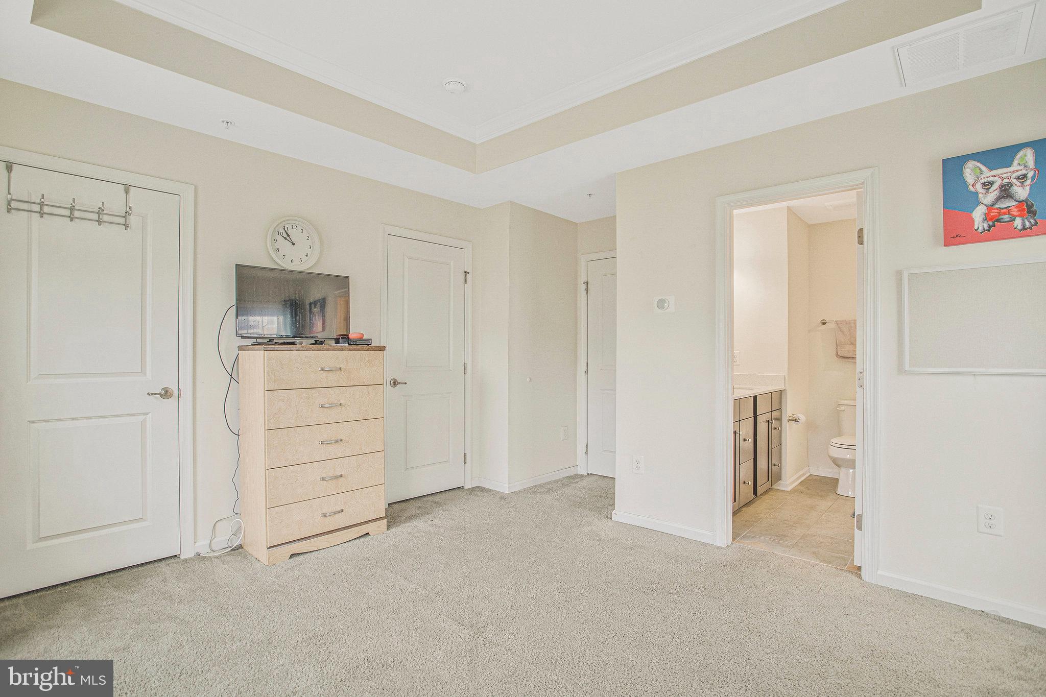 HOWARD SQUARE - Residential