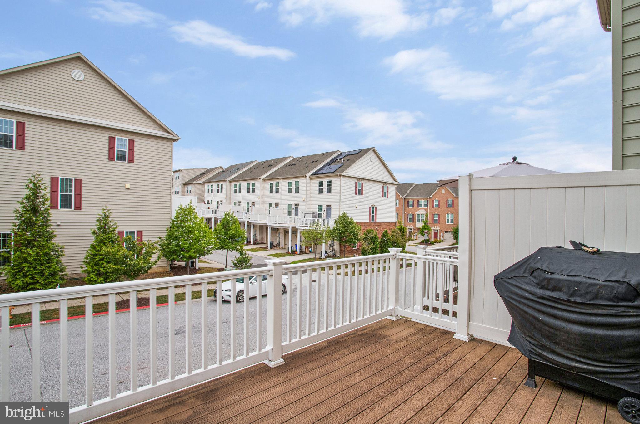 HOWARD SQUARE - Residential