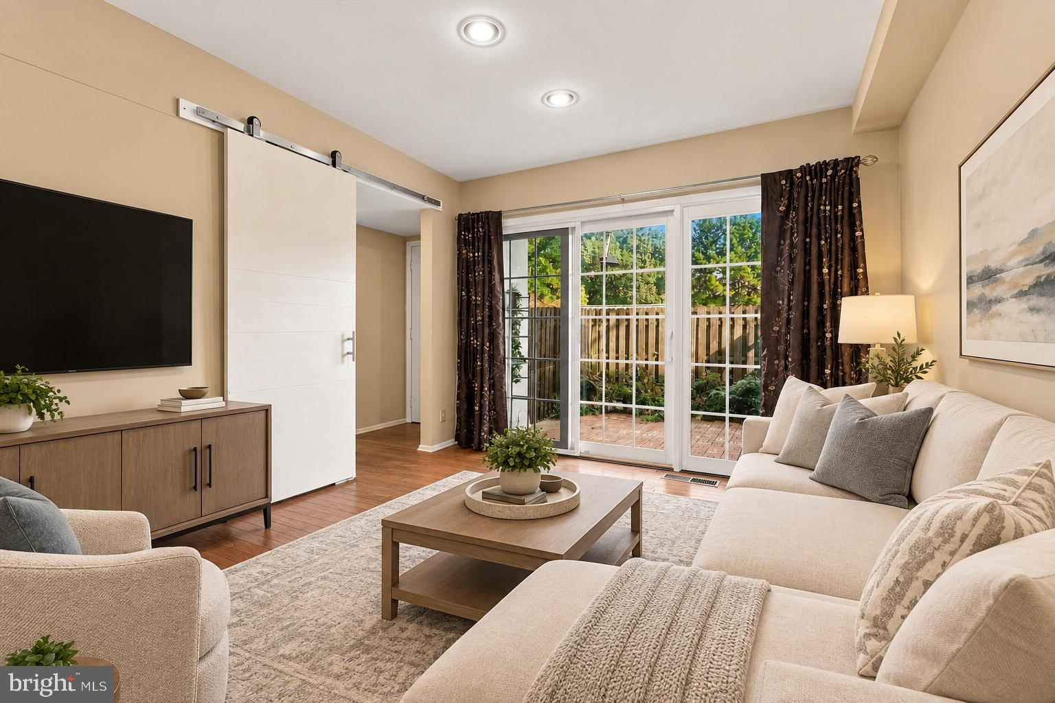 150 W KENILWORTH CIRCLE W