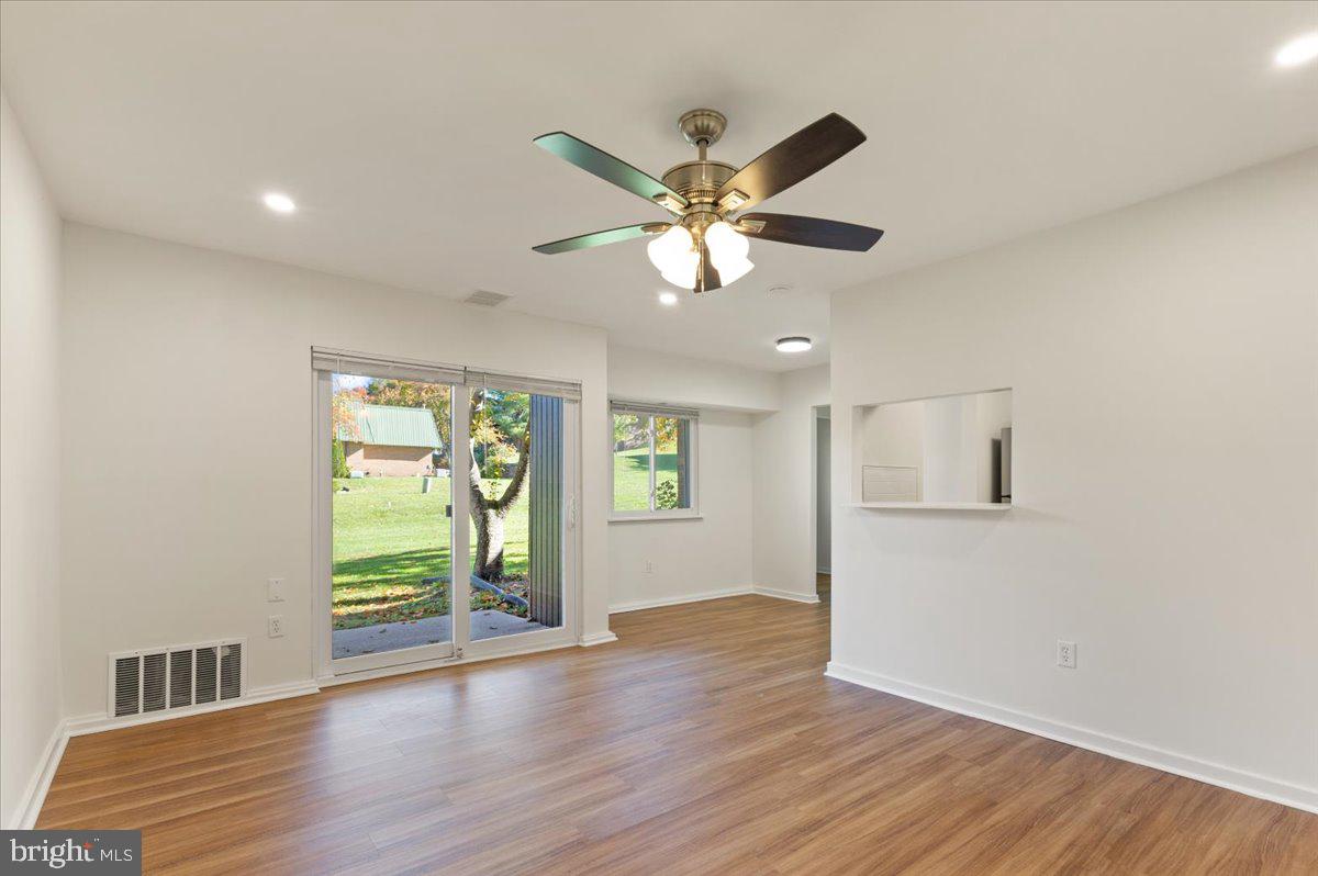 THE MEADOWS - Residential Lease