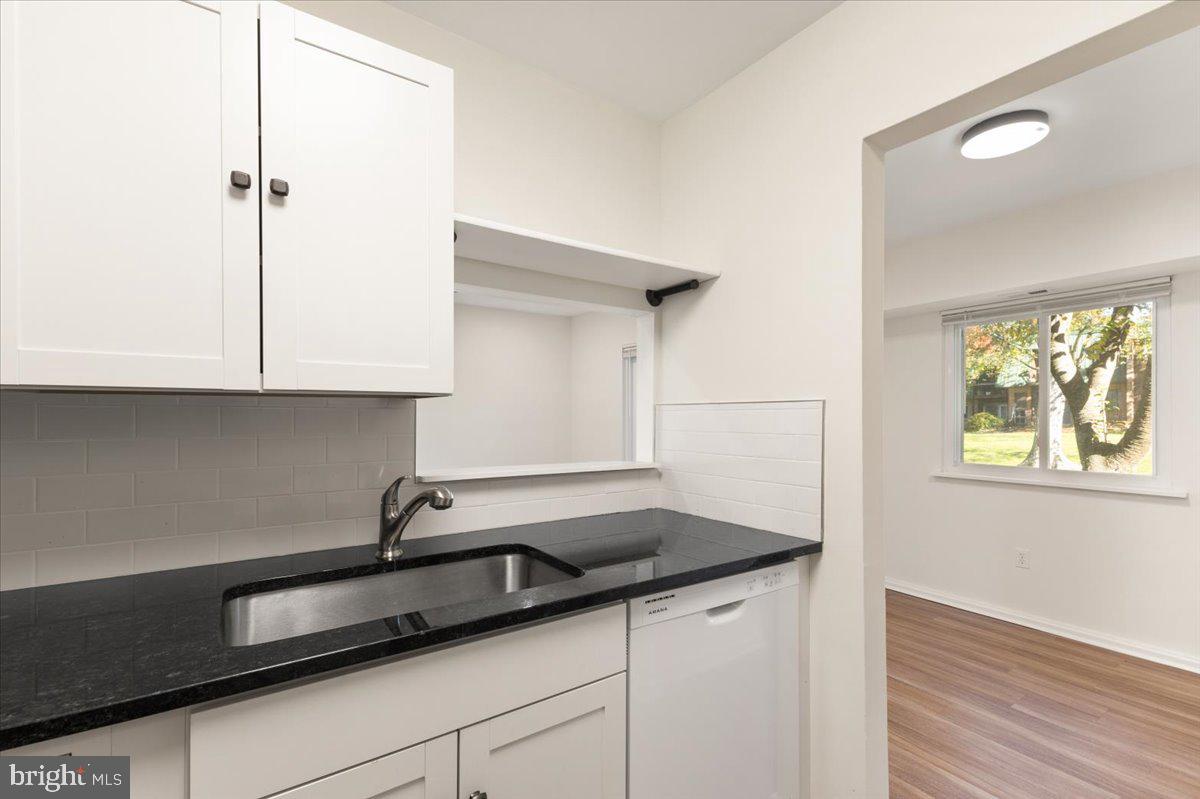 THE MEADOWS - Residential Lease