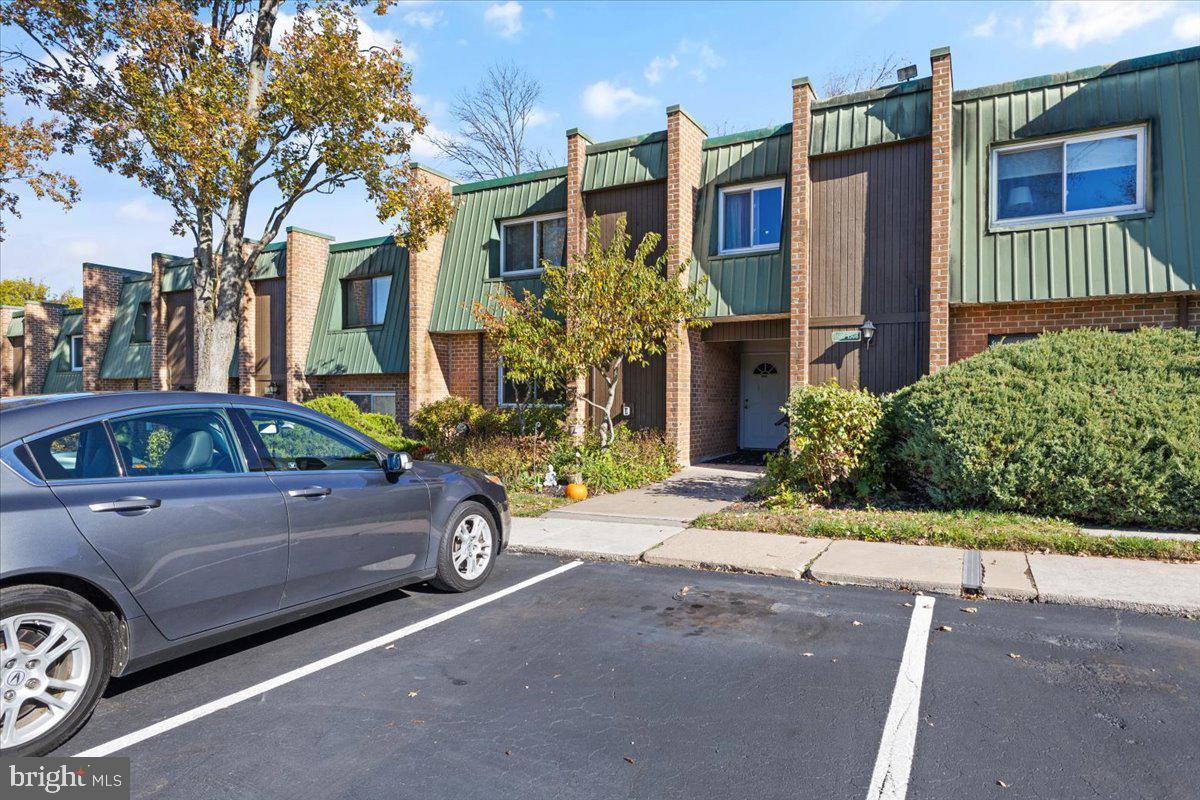 THE MEADOWS - Residential Lease