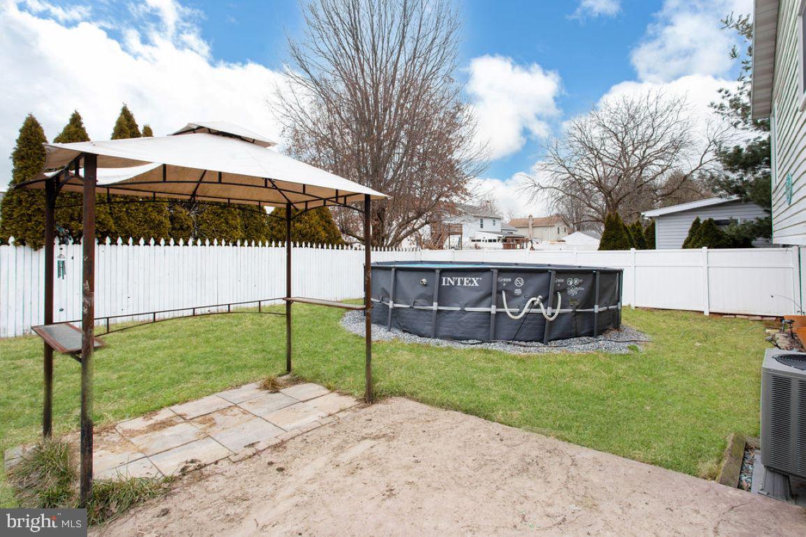 LITTLE KNOLL ESTATES - Residential