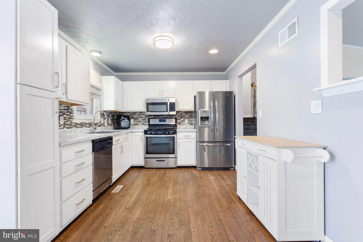 LITTLE KNOLL ESTATES - Residential