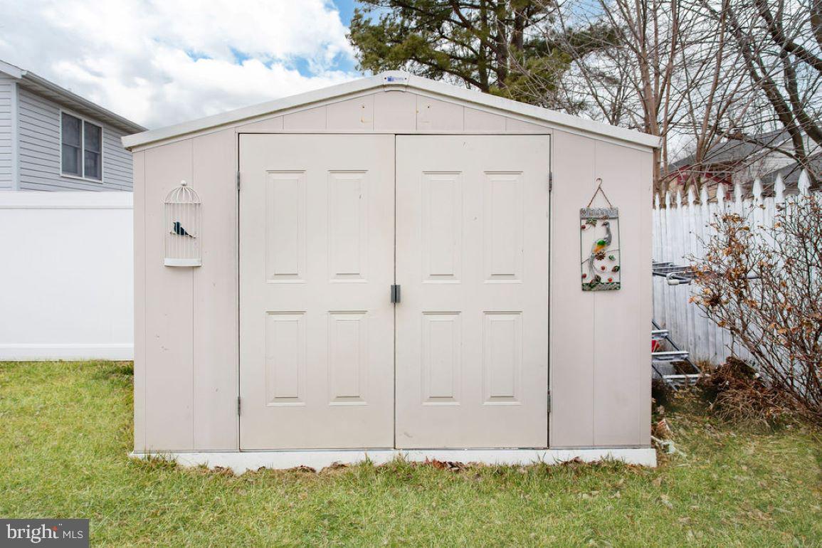 LITTLE KNOLL ESTATES - Residential