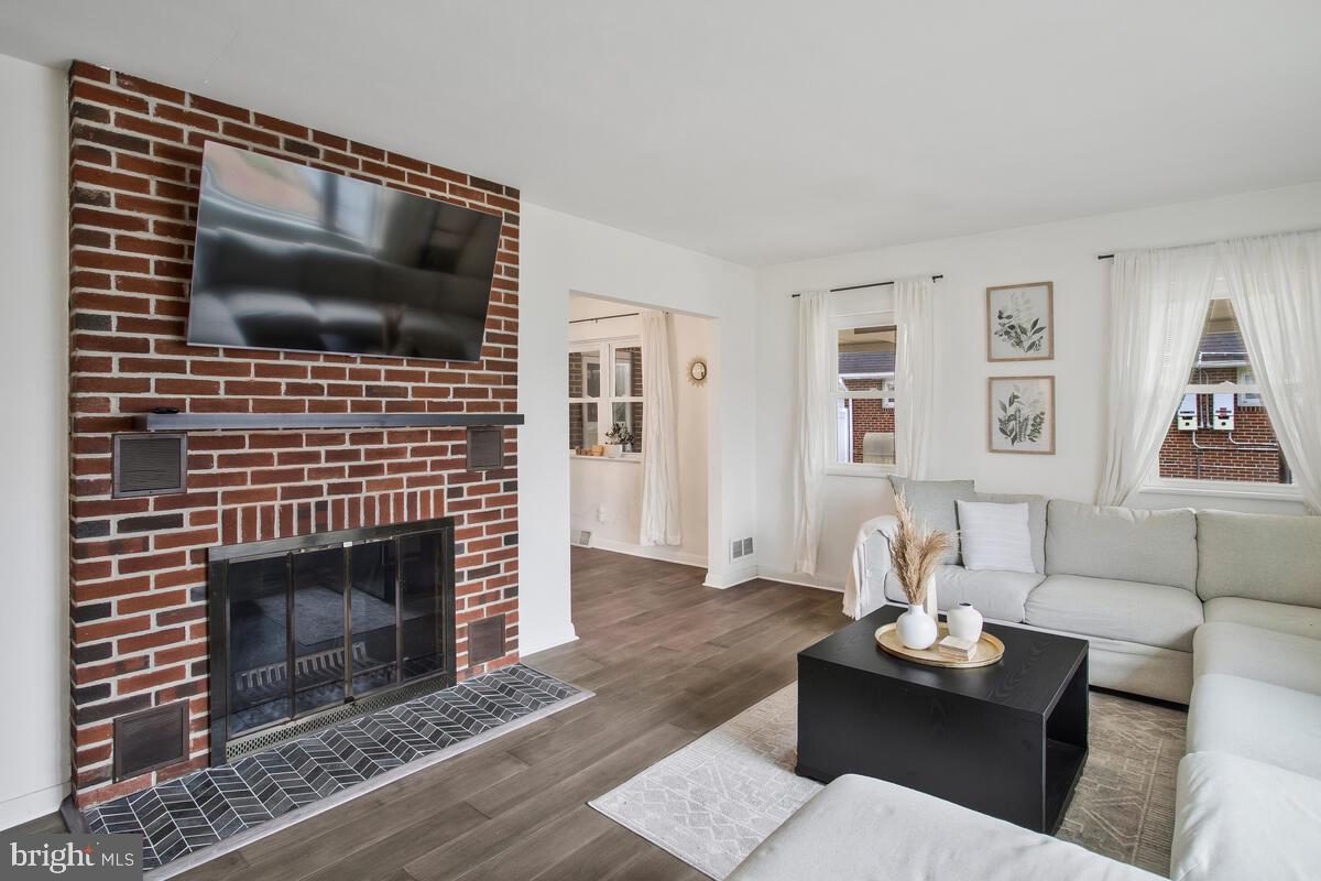 GERARD PLAZA - Residential