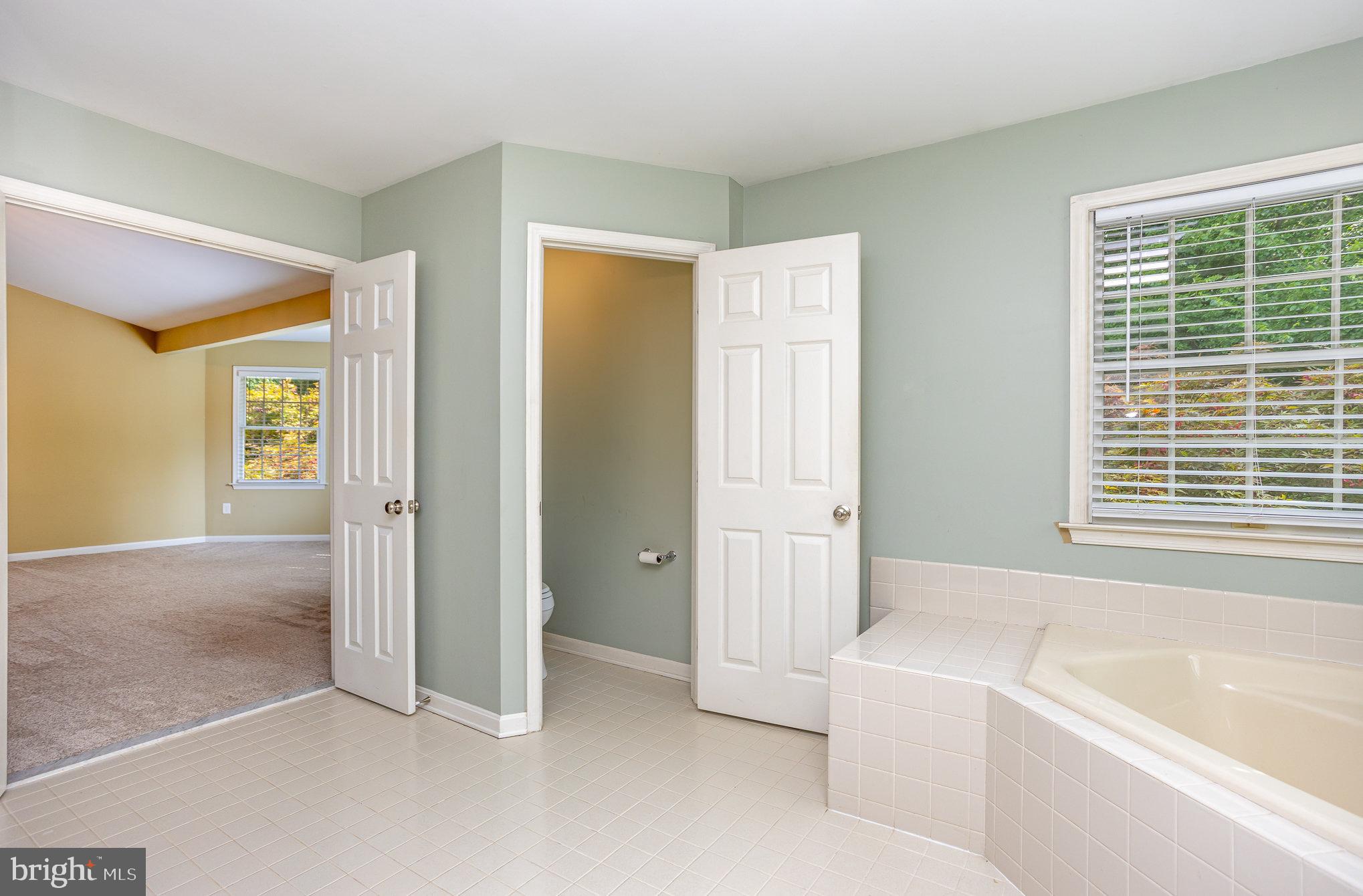 HUNTERS RUN - Residential