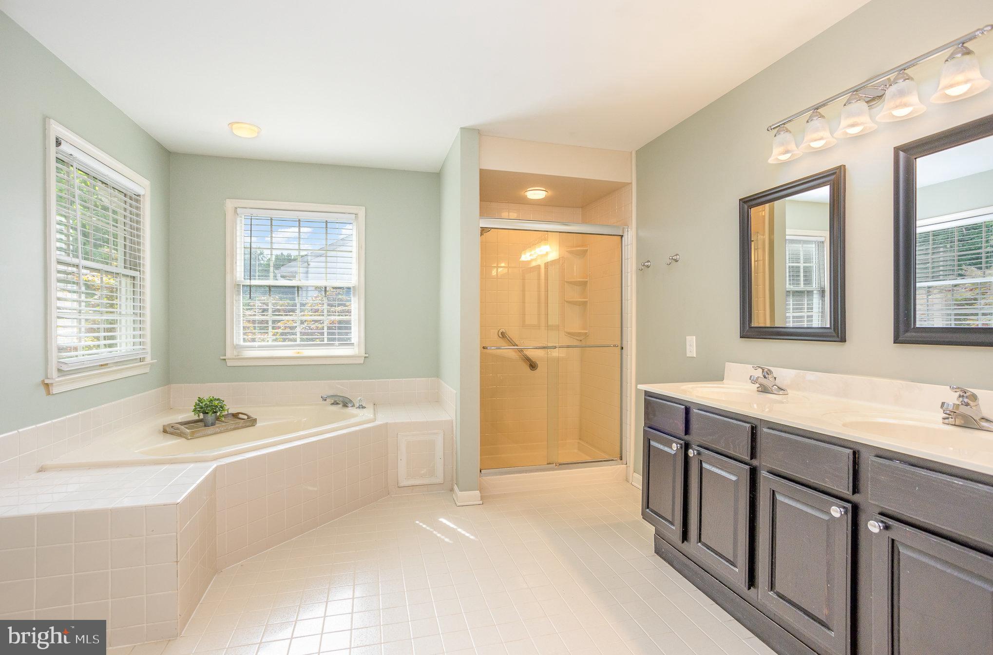 HUNTERS RUN - Residential