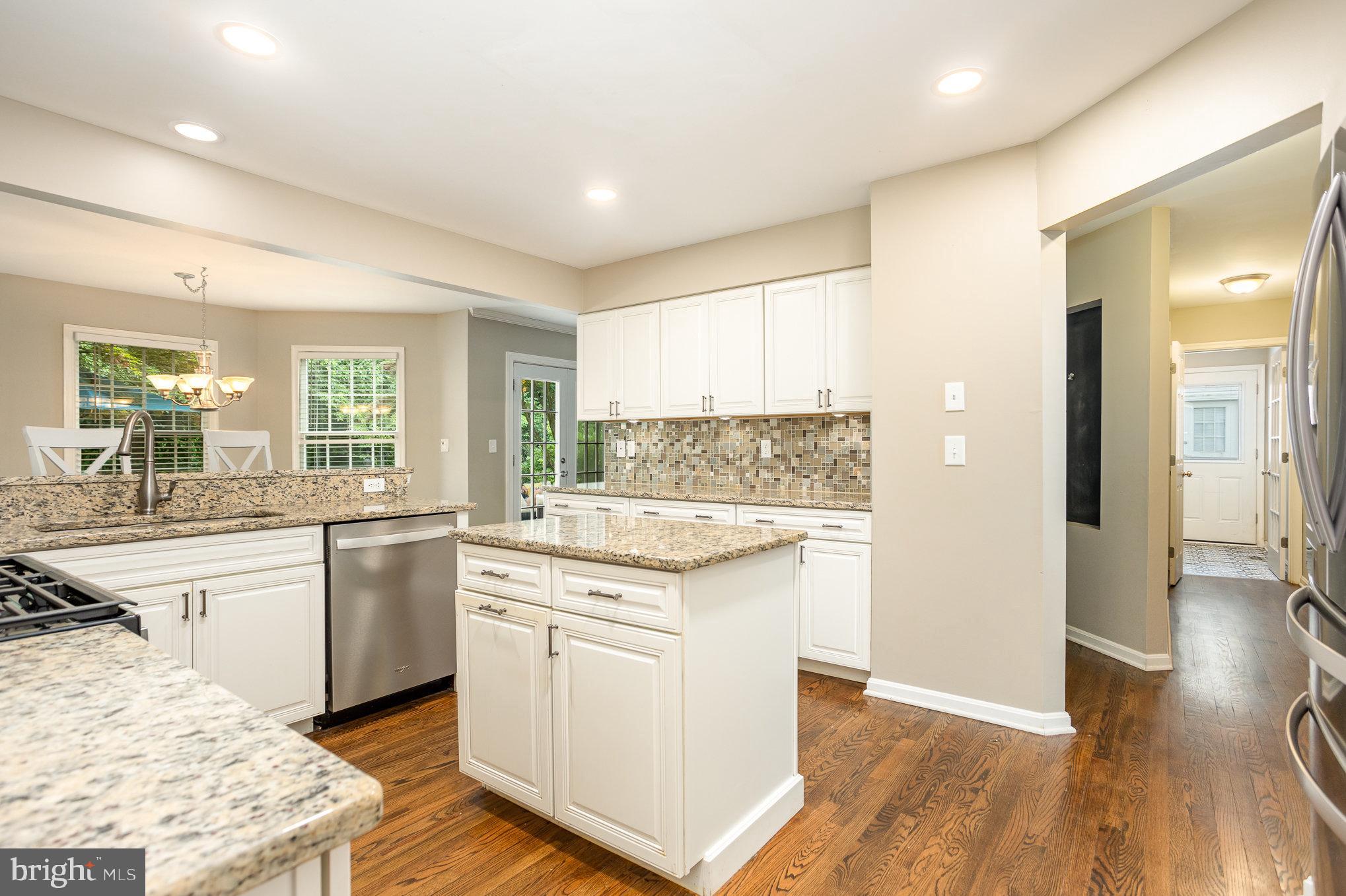 HUNTERS RUN - Residential