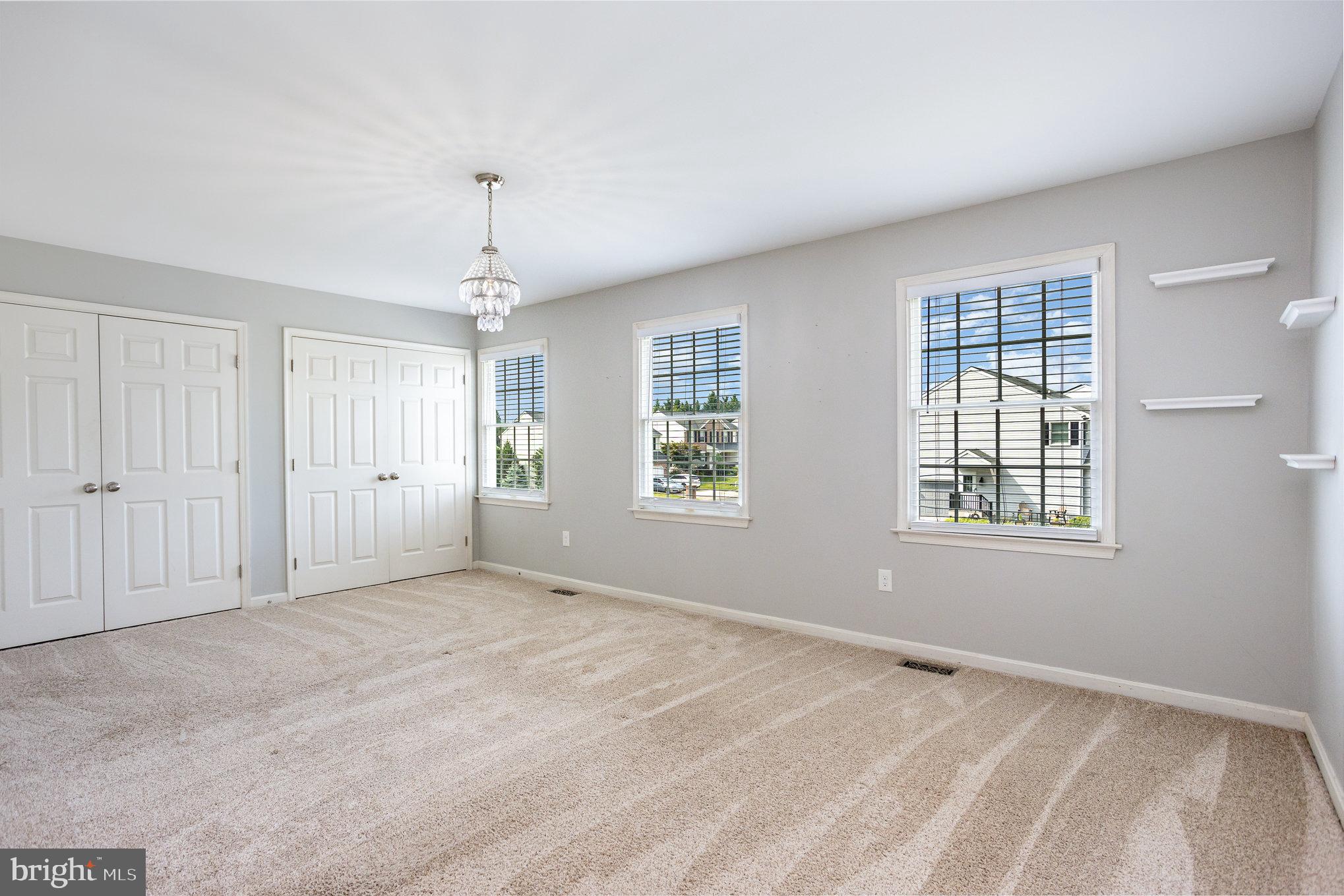 HUNTERS RUN - Residential