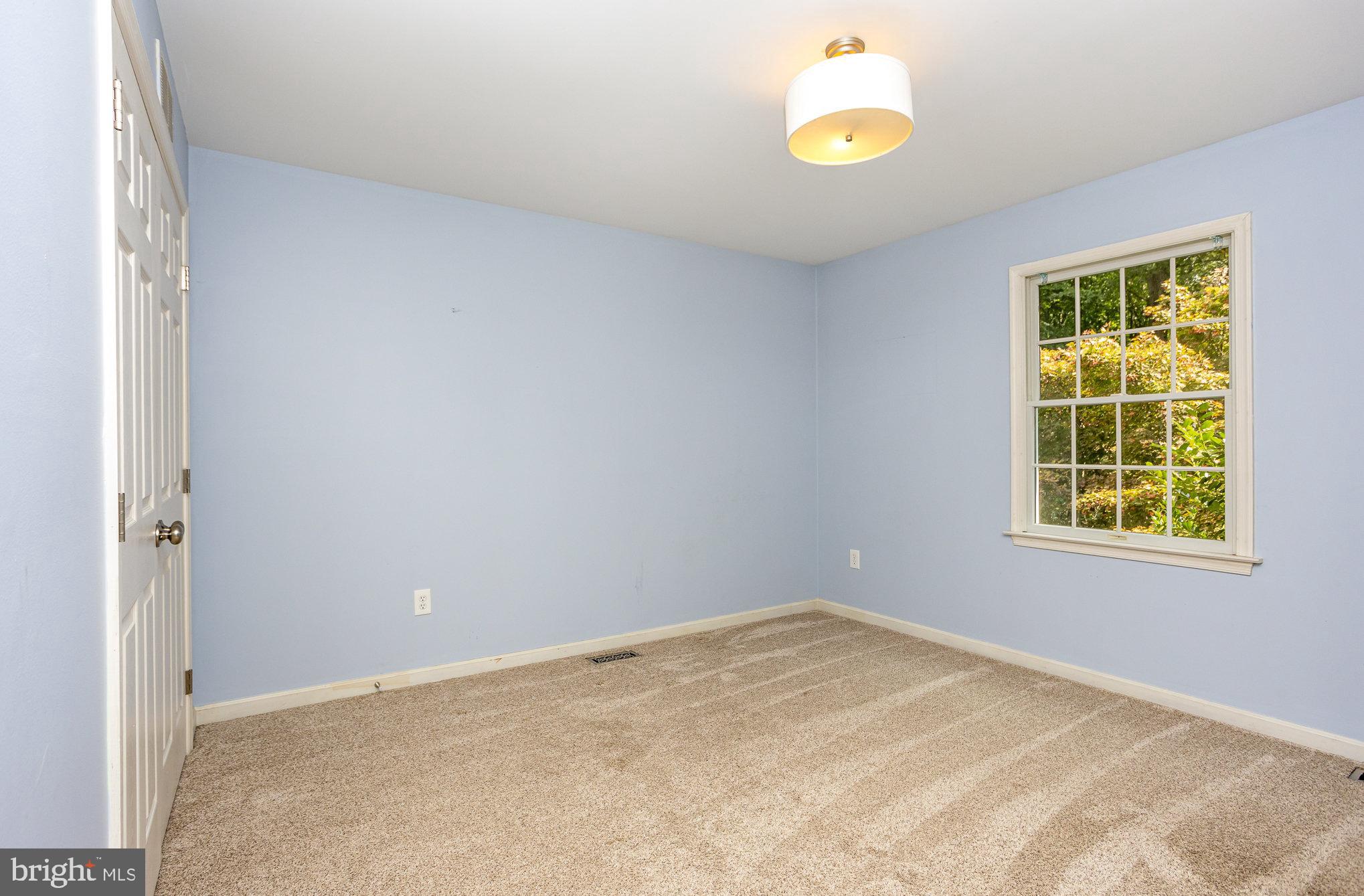 HUNTERS RUN - Residential