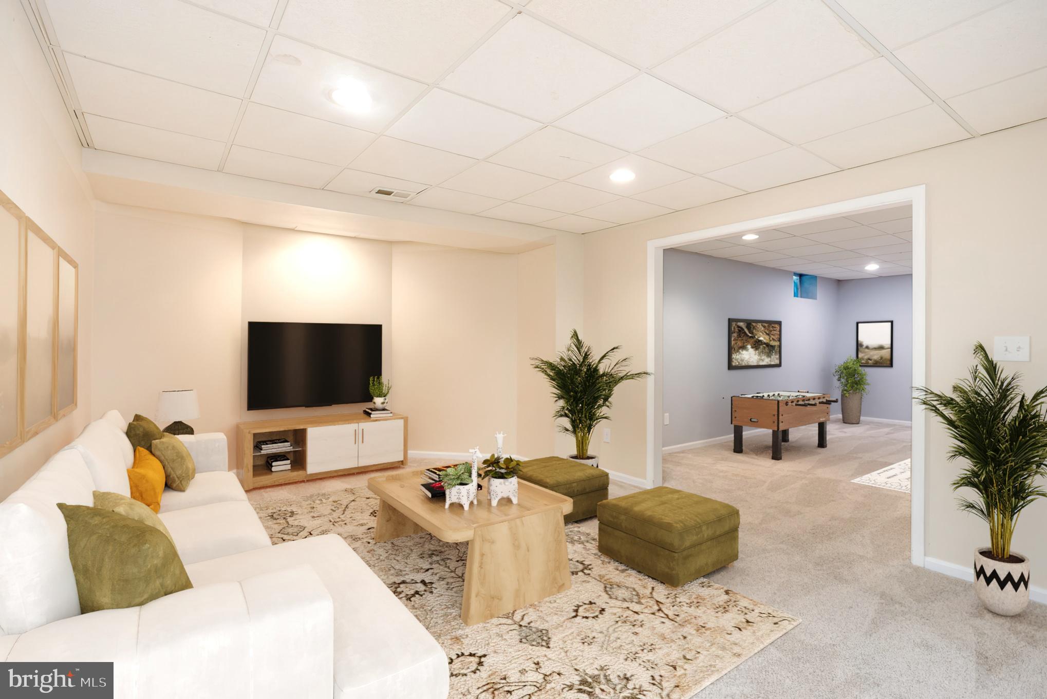 HUNTERS RUN - Residential