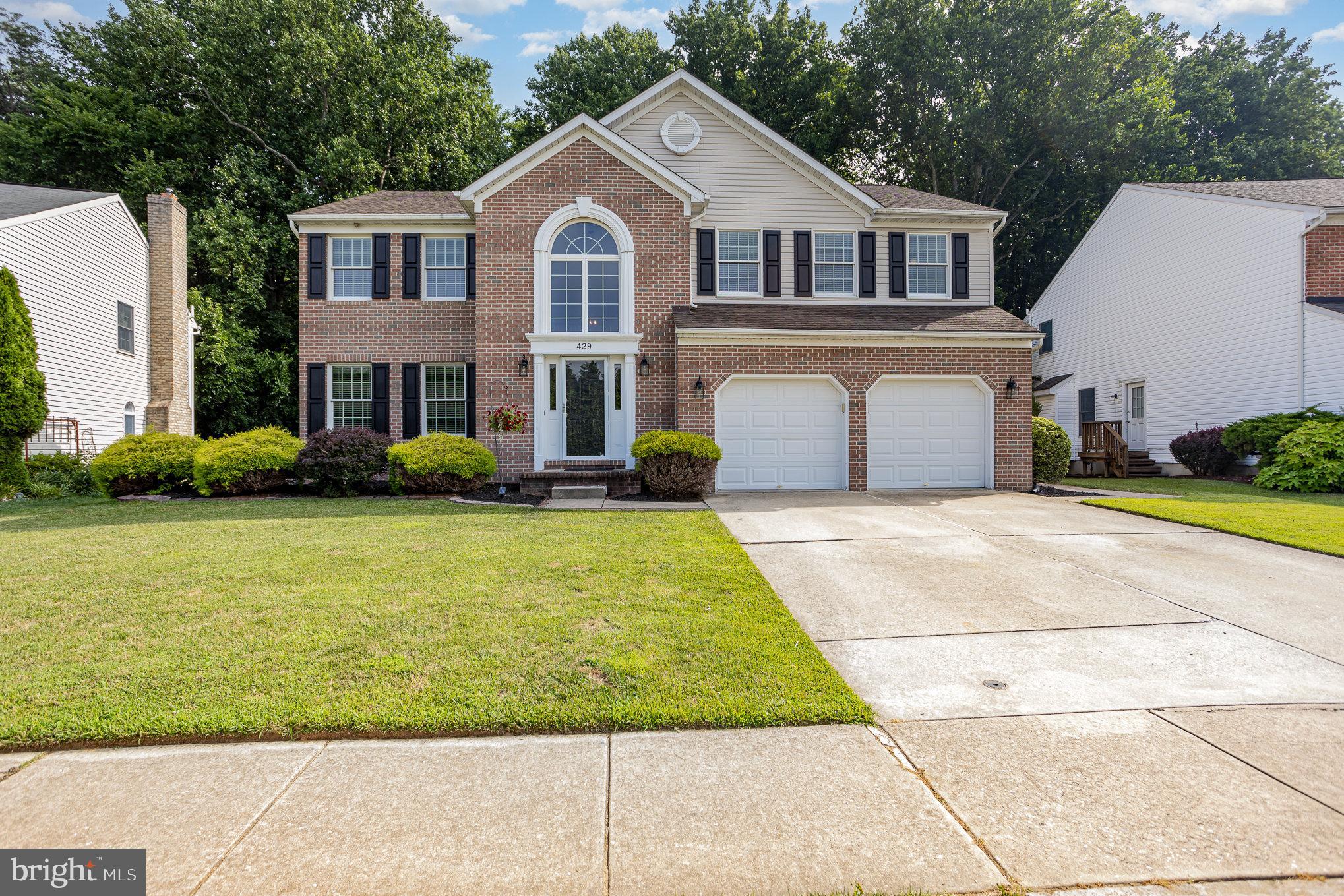 HUNTERS RUN - Residential