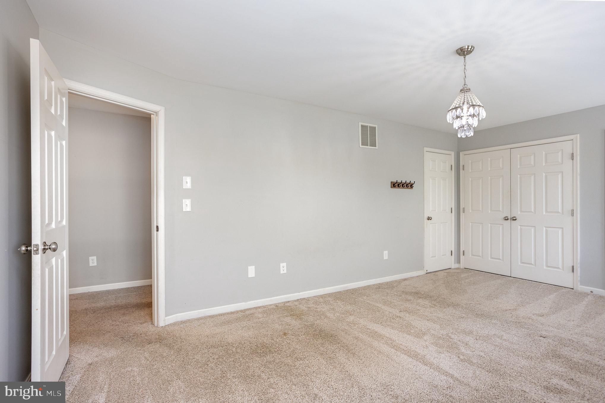 HUNTERS RUN - Residential