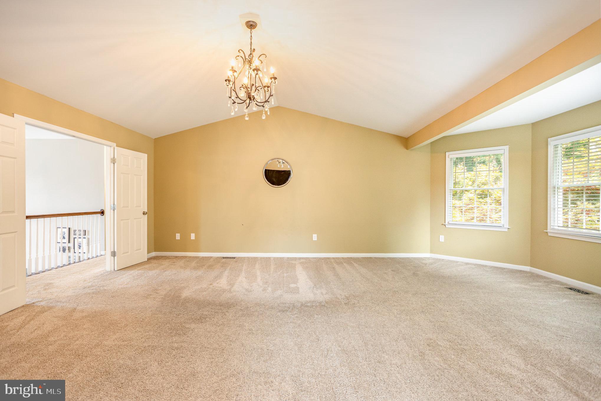 HUNTERS RUN - Residential