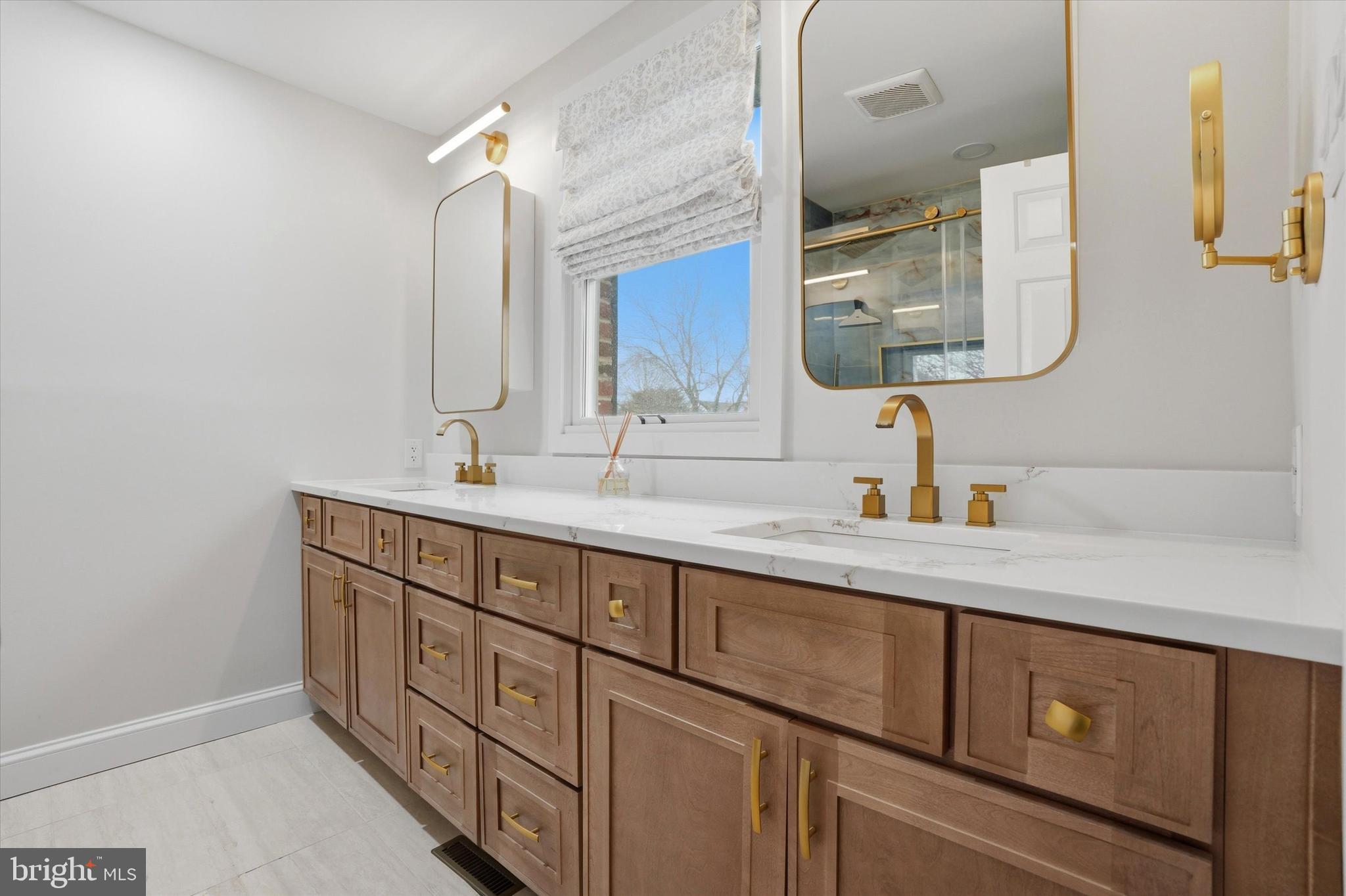 MOUNTAIN VIEW - Residential