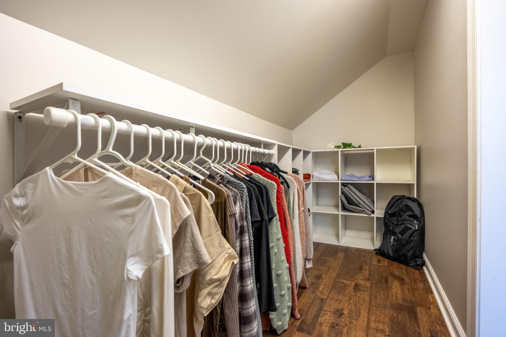 SCARBOROUGH WOODS - Residential