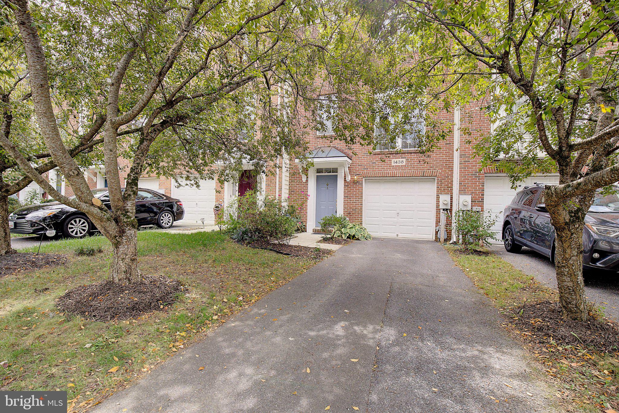 1438 THORNBURY COURT