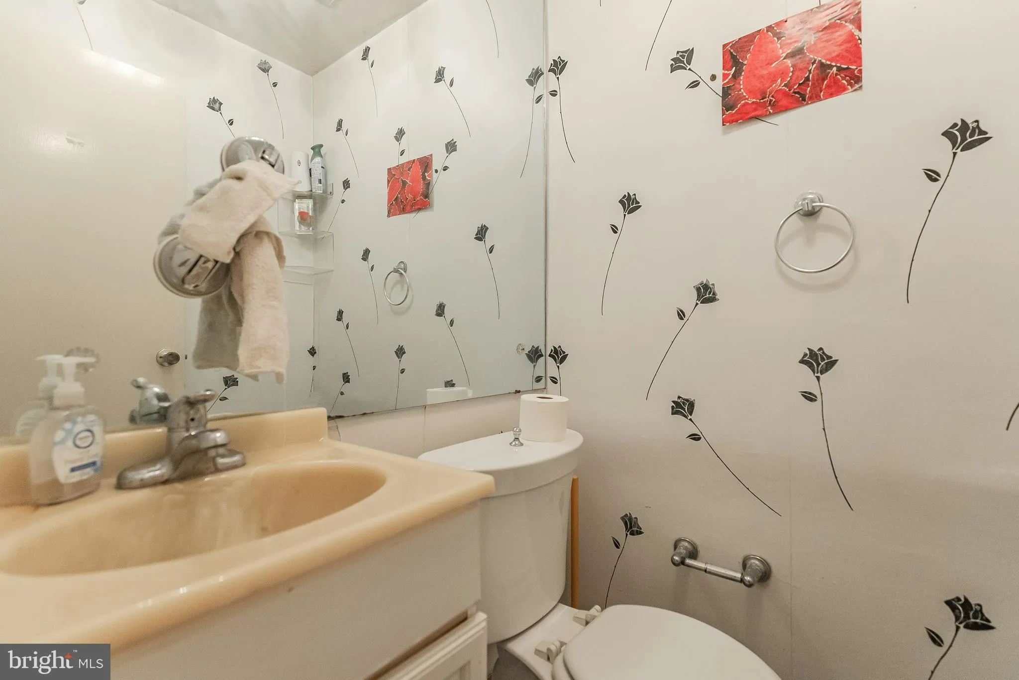 Cheltenham, Pennsylvania 19012, United States, 3 Bedrooms Bedrooms, ,3 BathroomsBathrooms,Residential,Contingent,39354