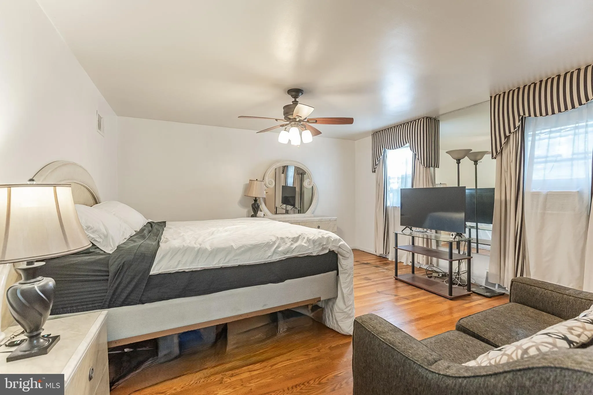 Cheltenham, Pennsylvania 19012, United States, 3 Bedrooms Bedrooms, ,3 BathroomsBathrooms,Residential,Contingent,39354