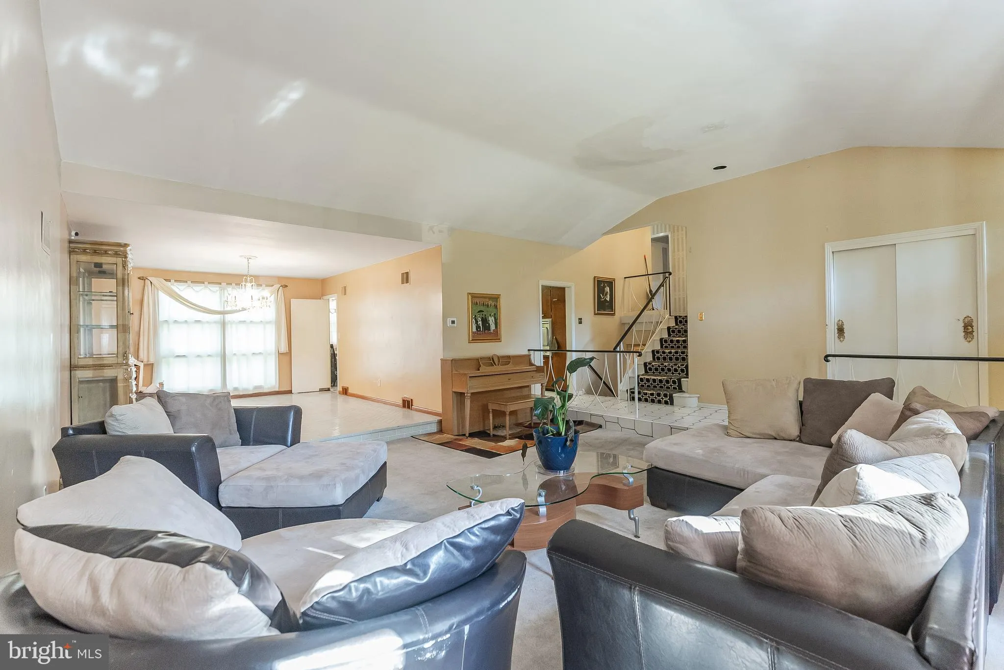 Cheltenham, Pennsylvania 19012, United States, 3 Bedrooms Bedrooms, ,3 BathroomsBathrooms,Residential,Contingent,39354