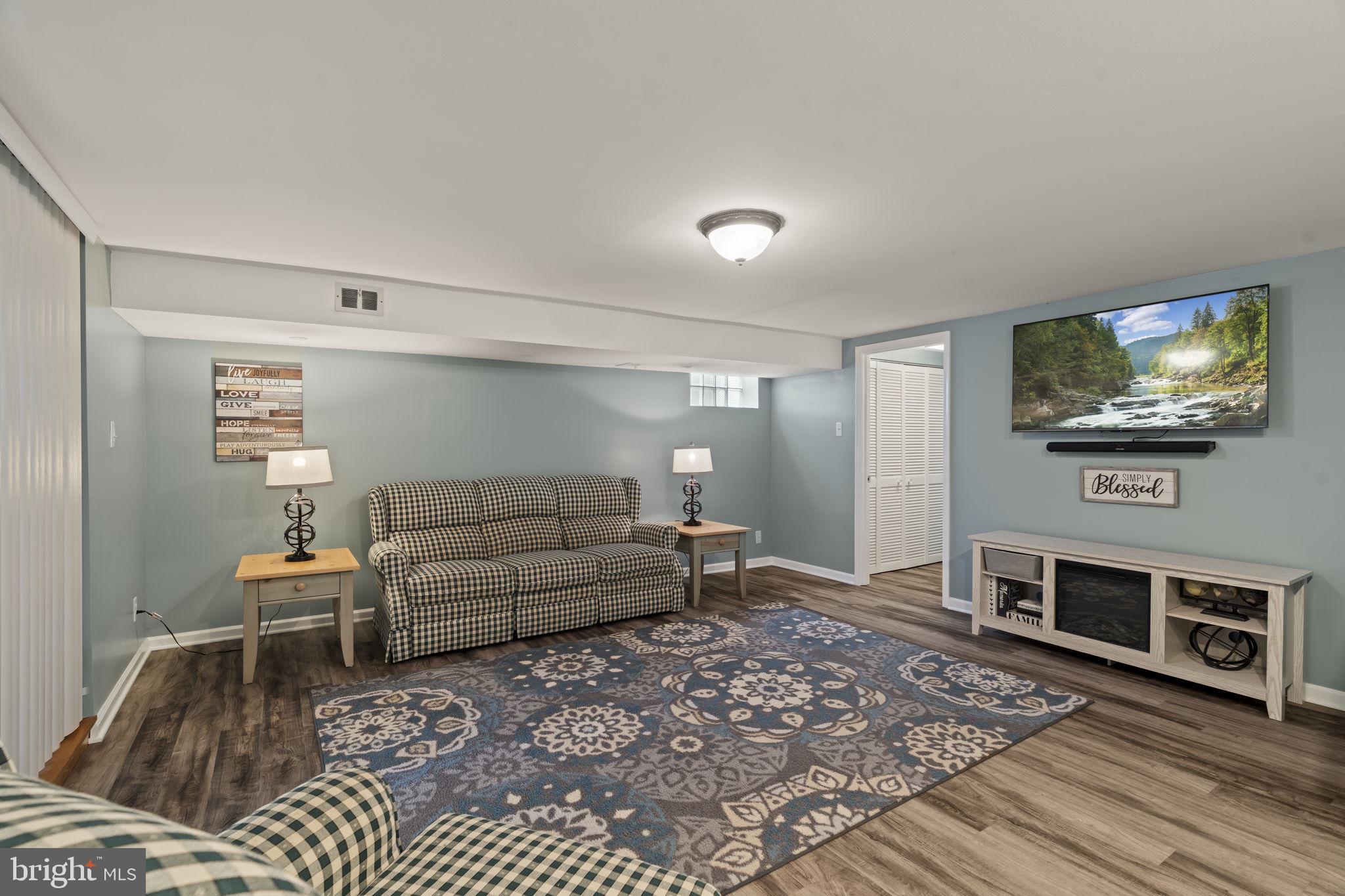 SOMERTON - Residential