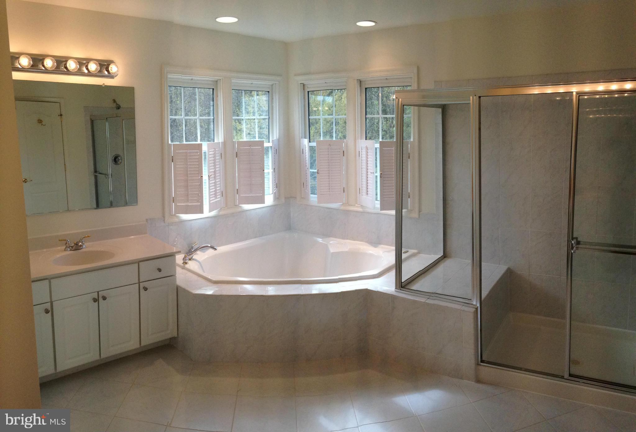 DELLABROOKE FOREST - Residential Lease