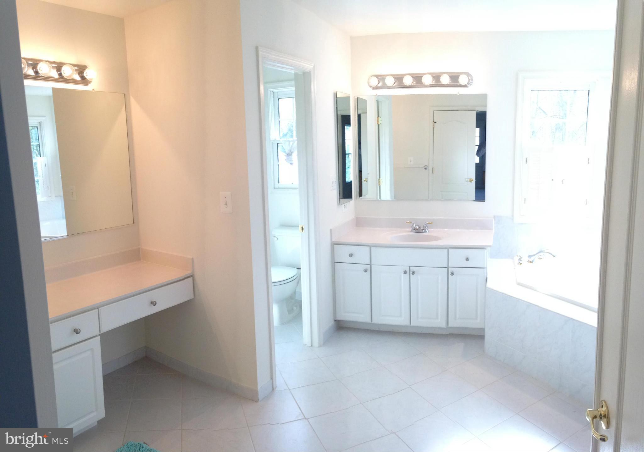 DELLABROOKE FOREST - Residential Lease