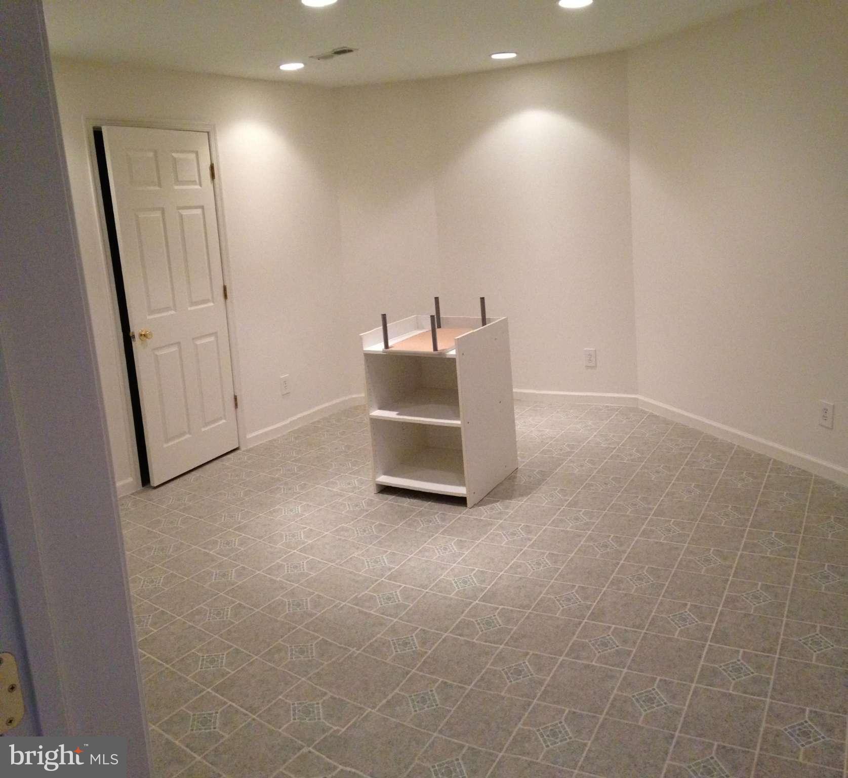 DELLABROOKE FOREST - Residential Lease