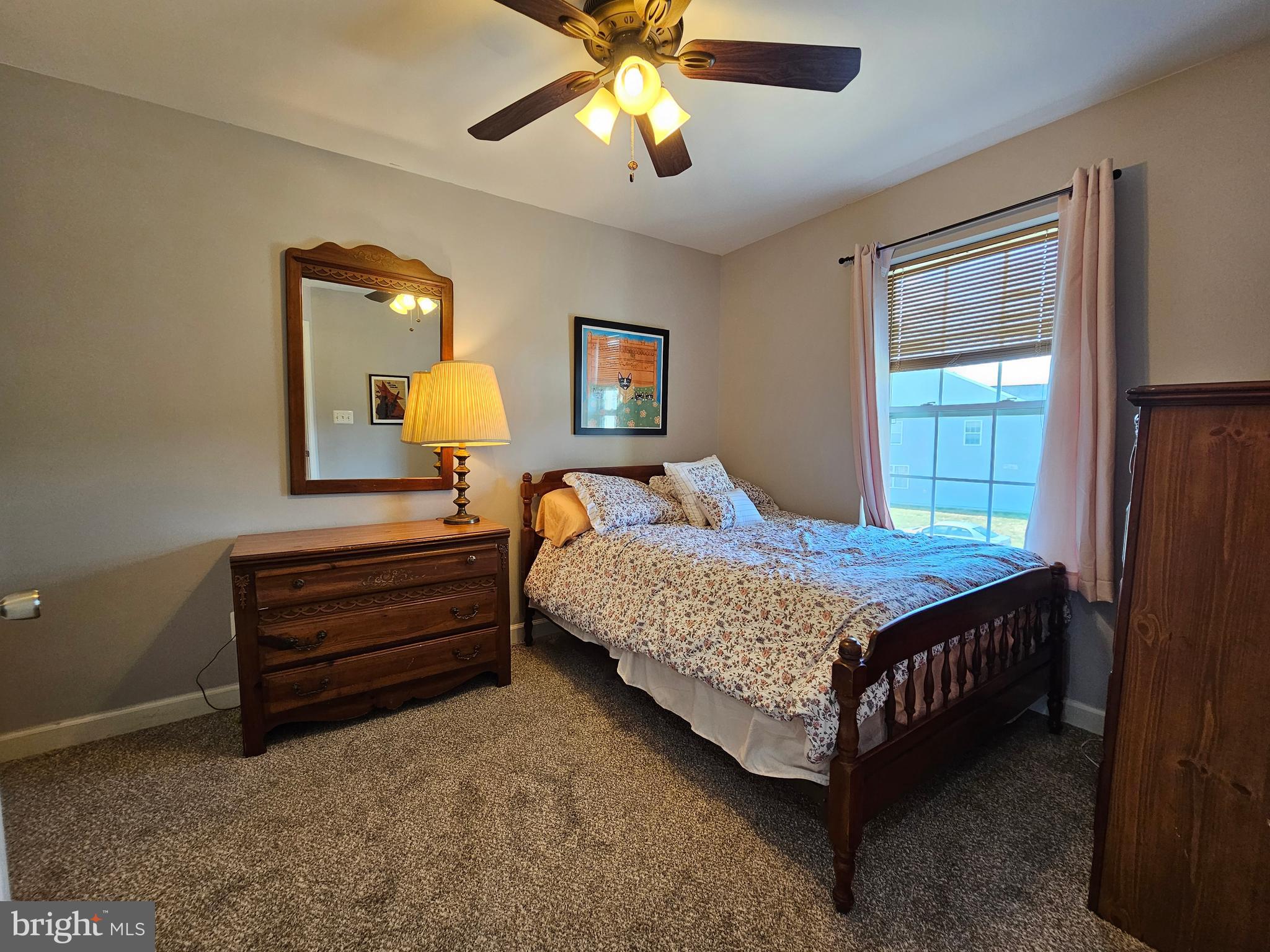 COLONIAL VILLAGE - Residential