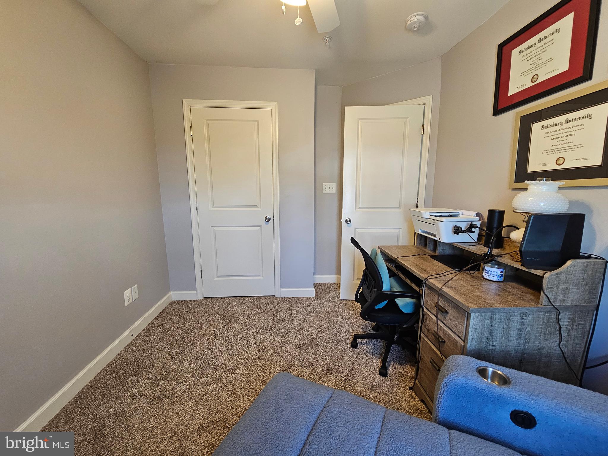 COLONIAL VILLAGE - Residential