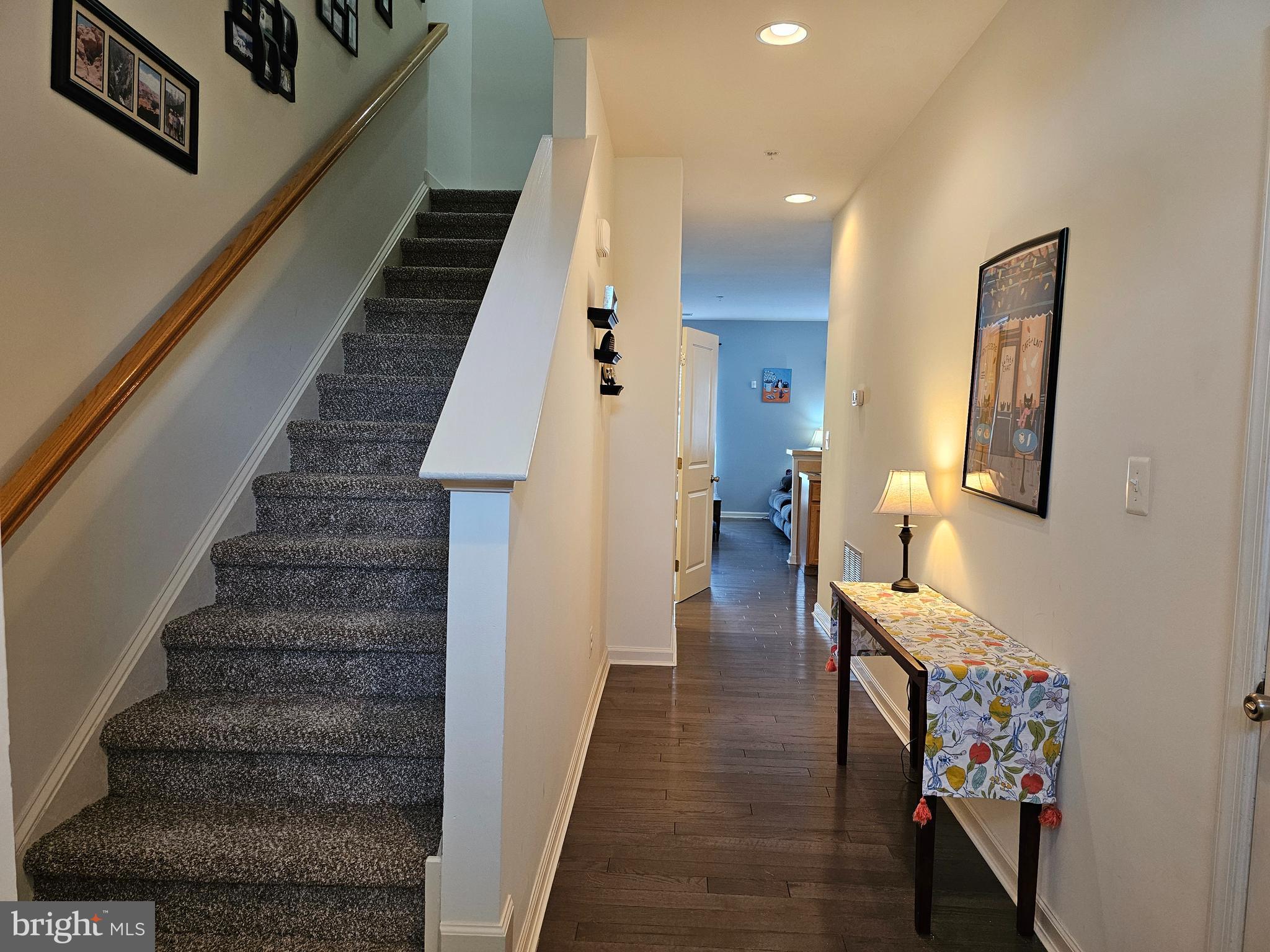 COLONIAL VILLAGE - Residential