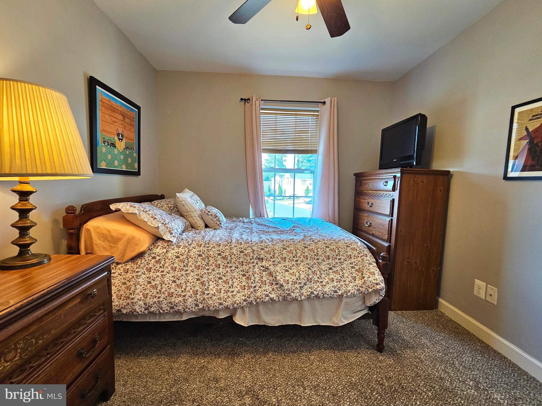 COLONIAL VILLAGE - Residential