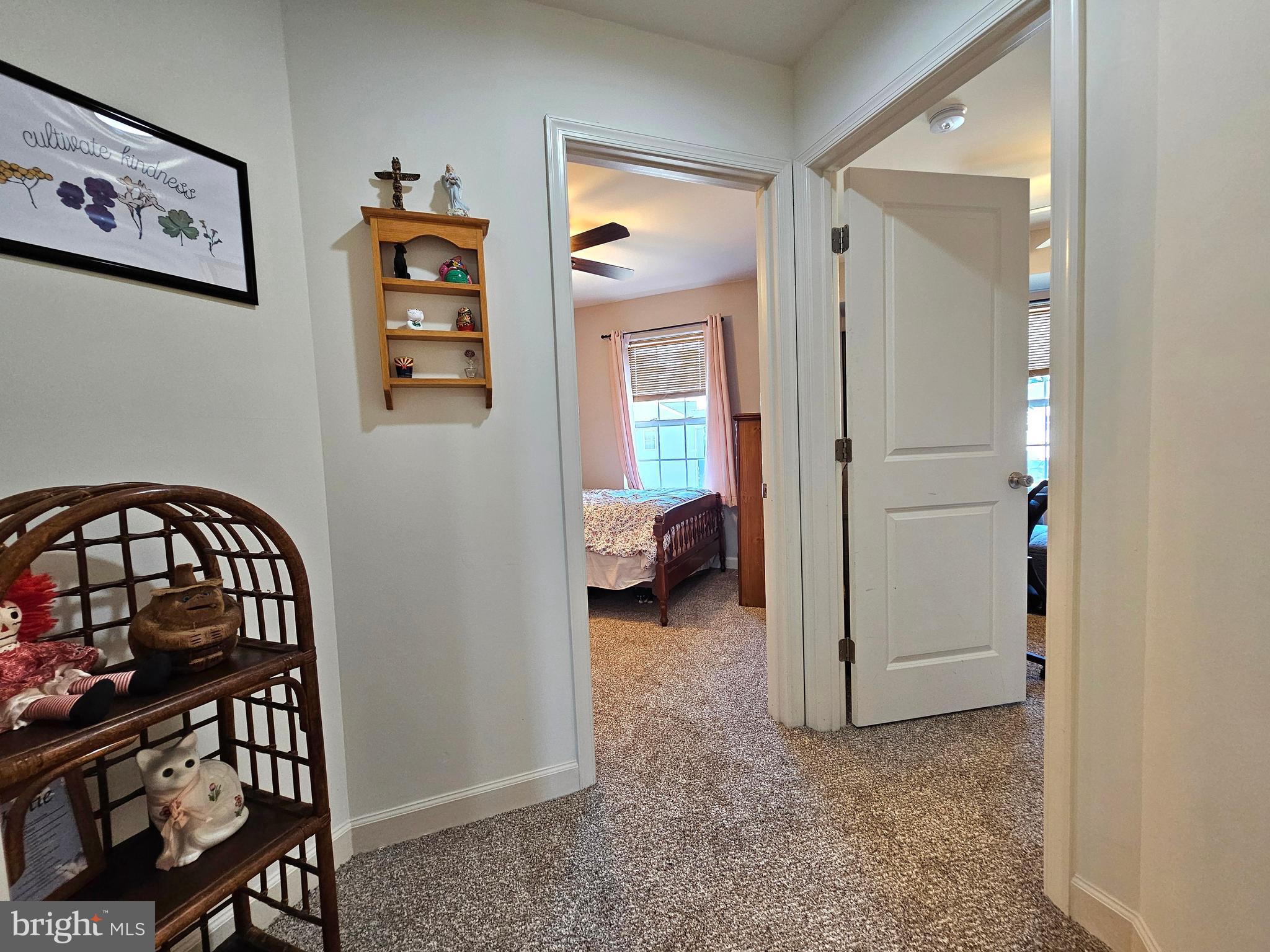 COLONIAL VILLAGE - Residential