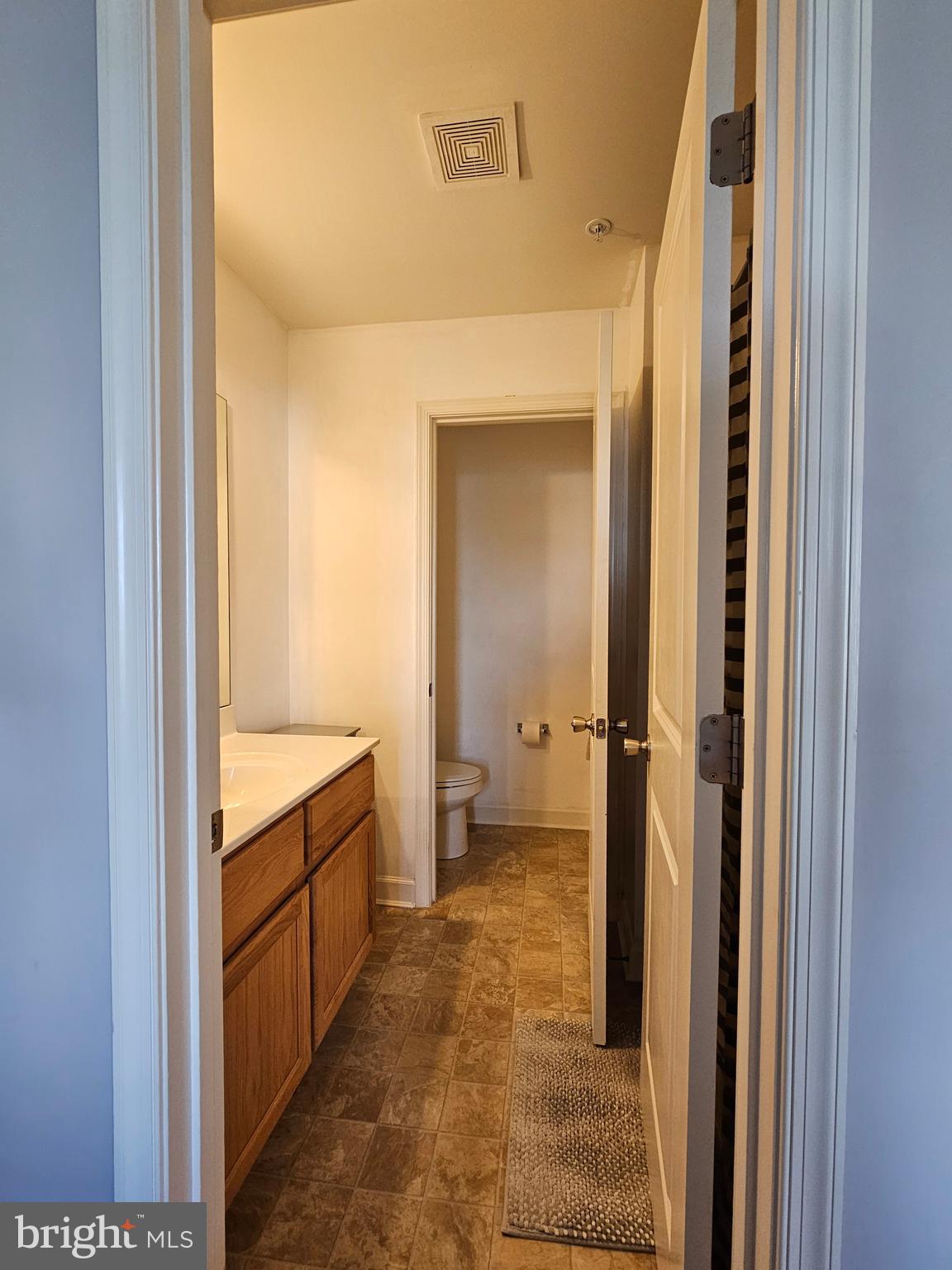 COLONIAL VILLAGE - Residential