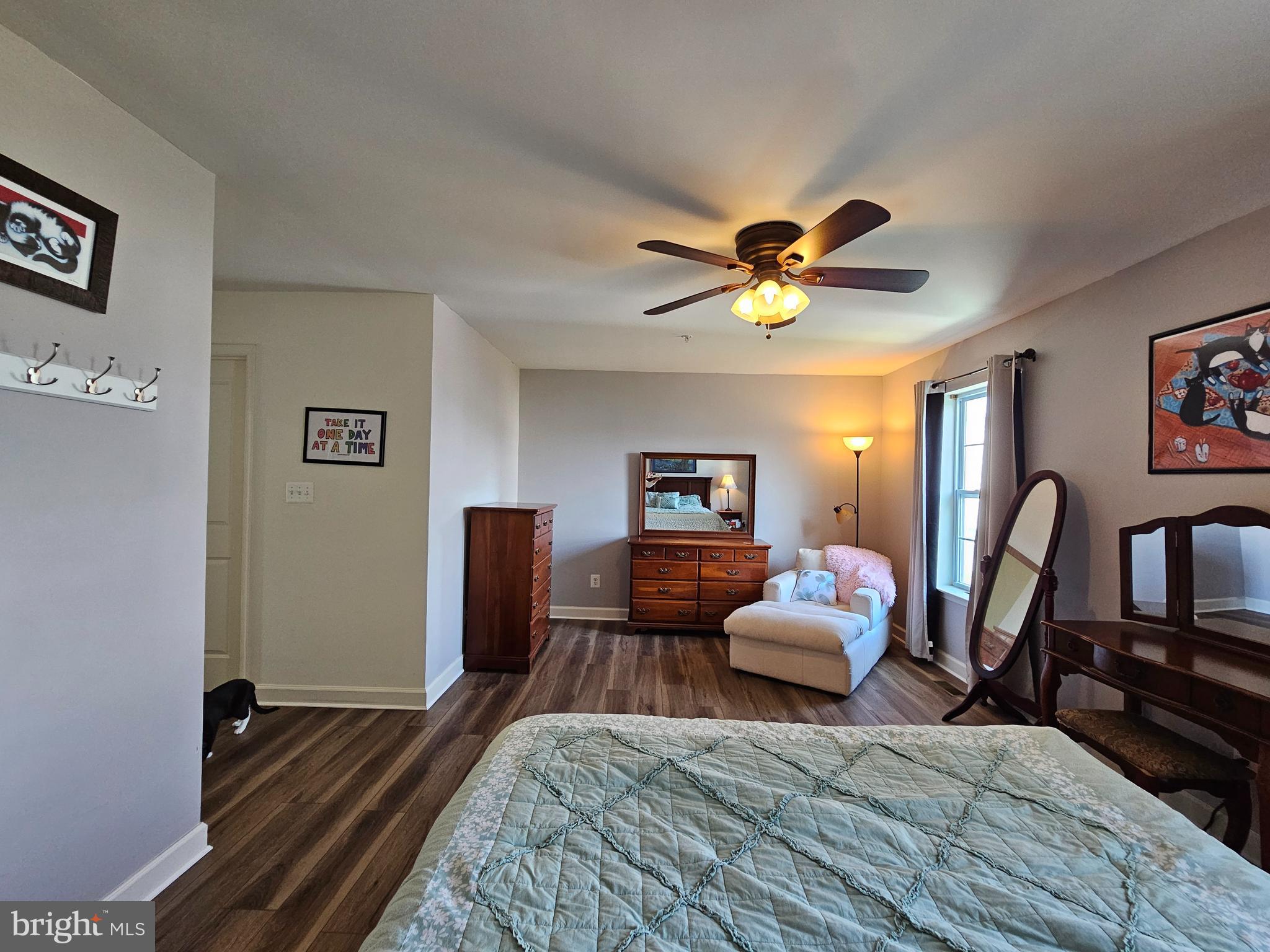 COLONIAL VILLAGE - Residential