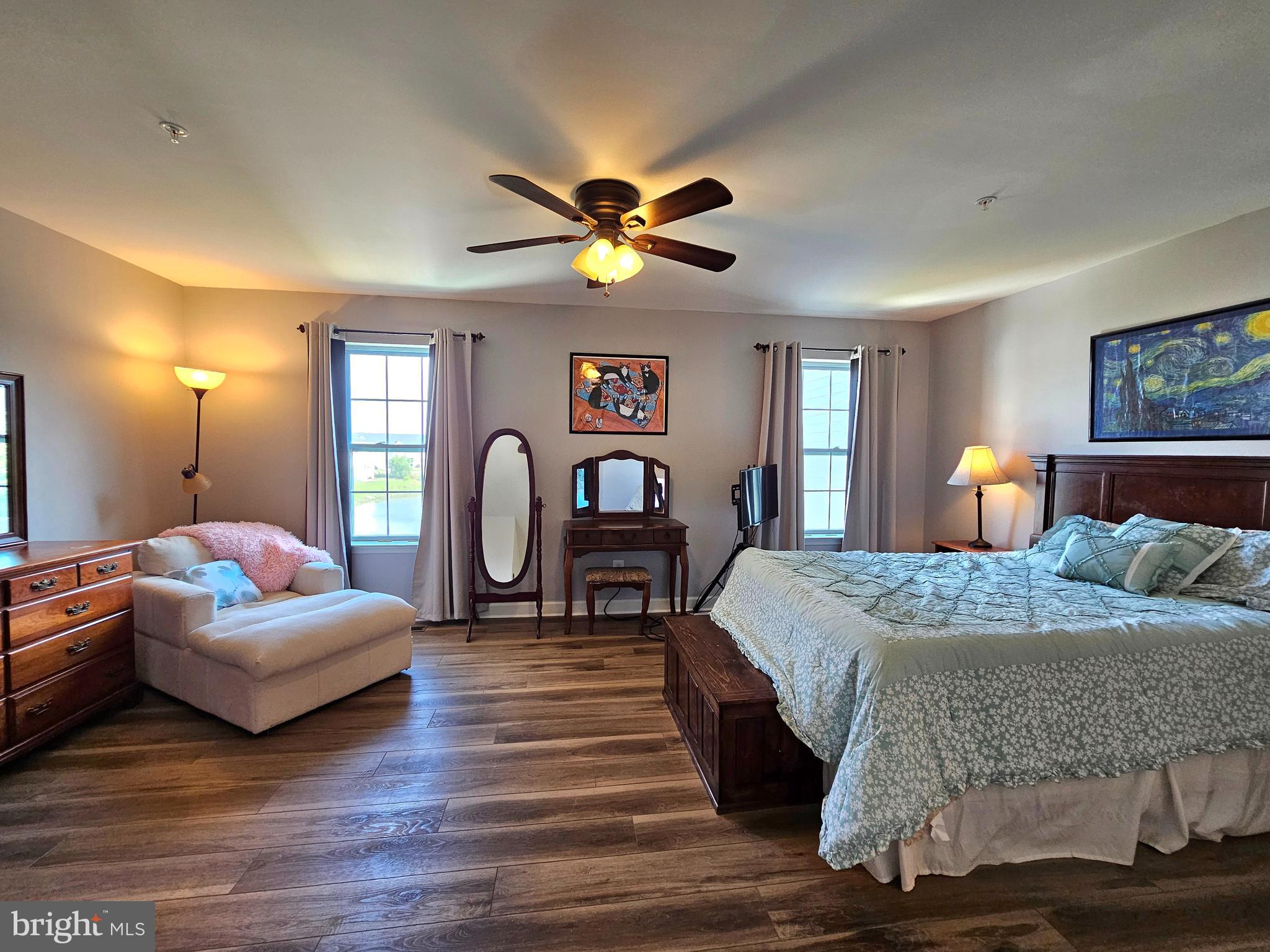 COLONIAL VILLAGE - Residential