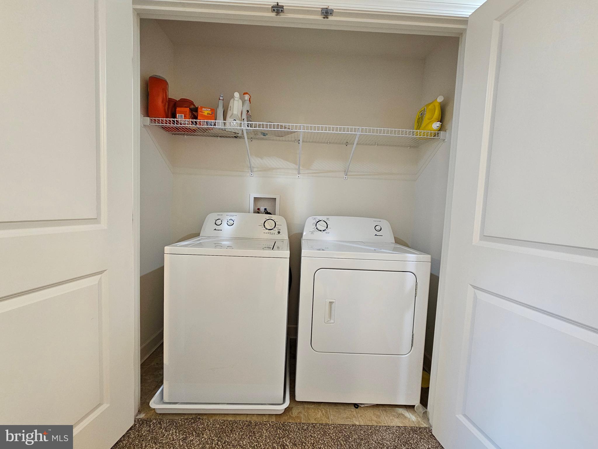 COLONIAL VILLAGE - Residential