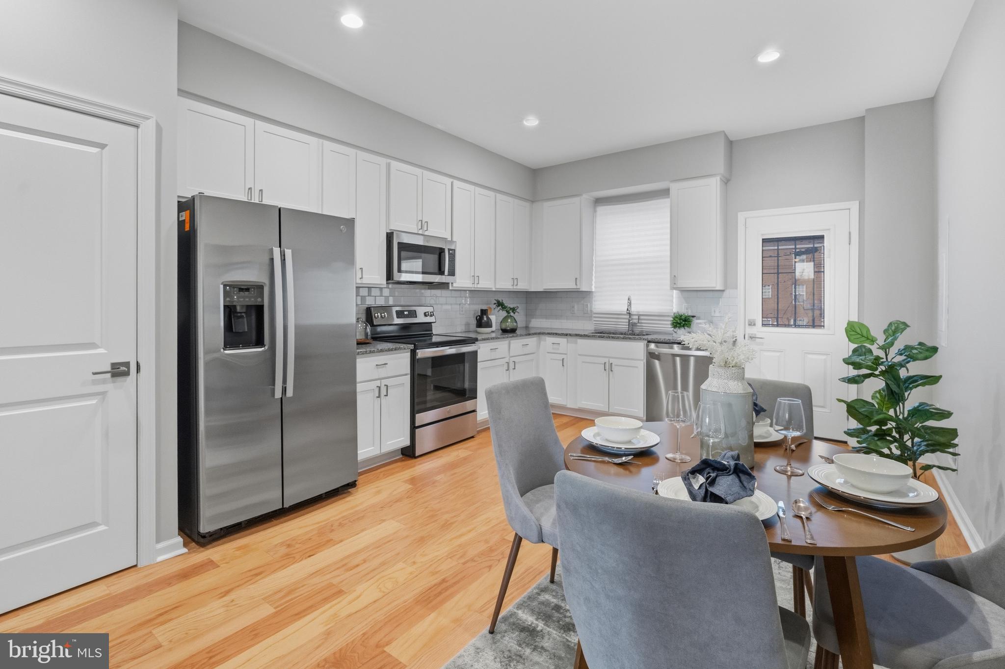 JOHNSTON SQUARE - Residential