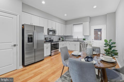 Townhouse For Sale - 1020 N Eden Street<br/> BALTIMORE, MD 21205