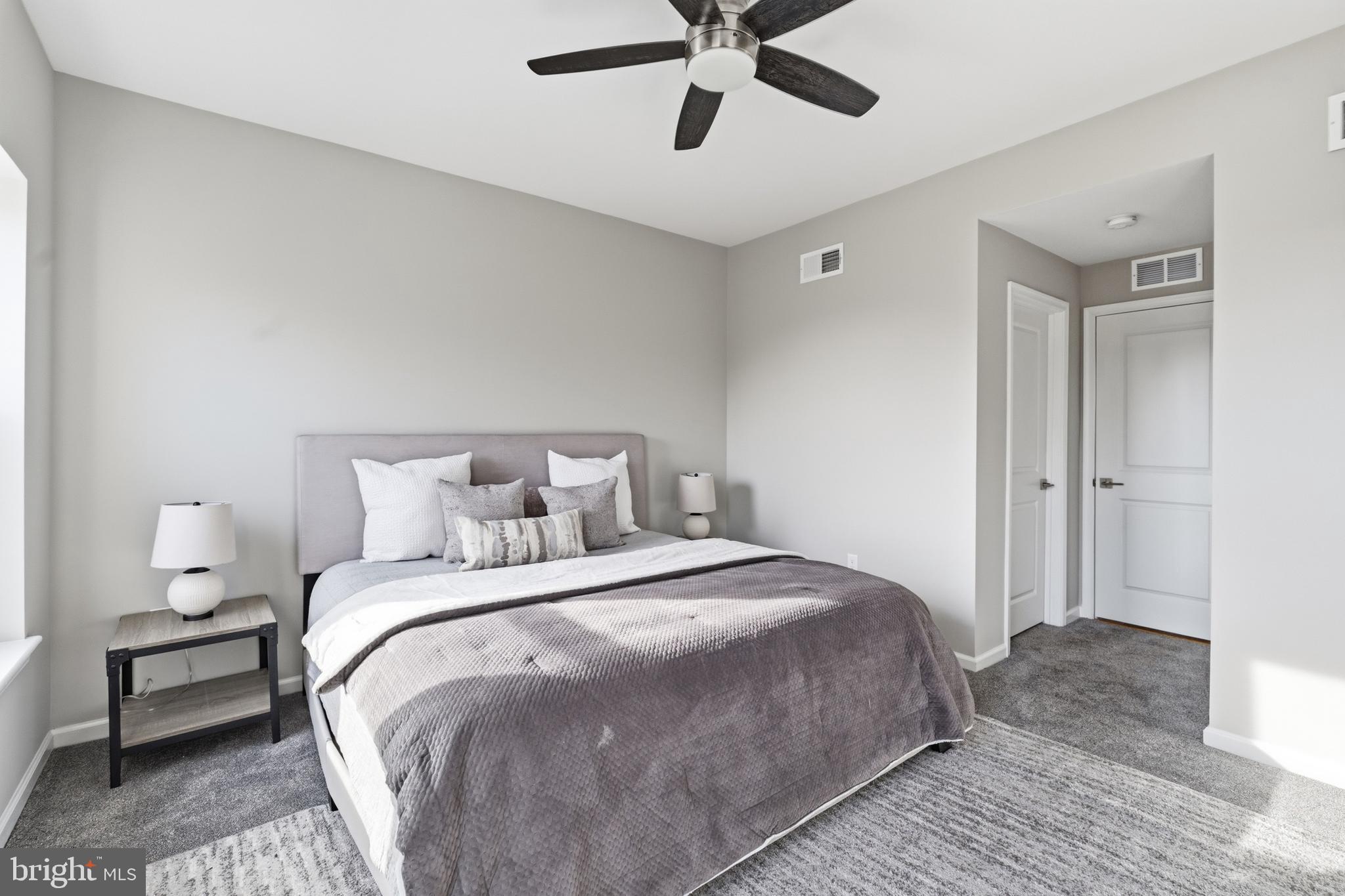 JOHNSTON SQUARE - Residential