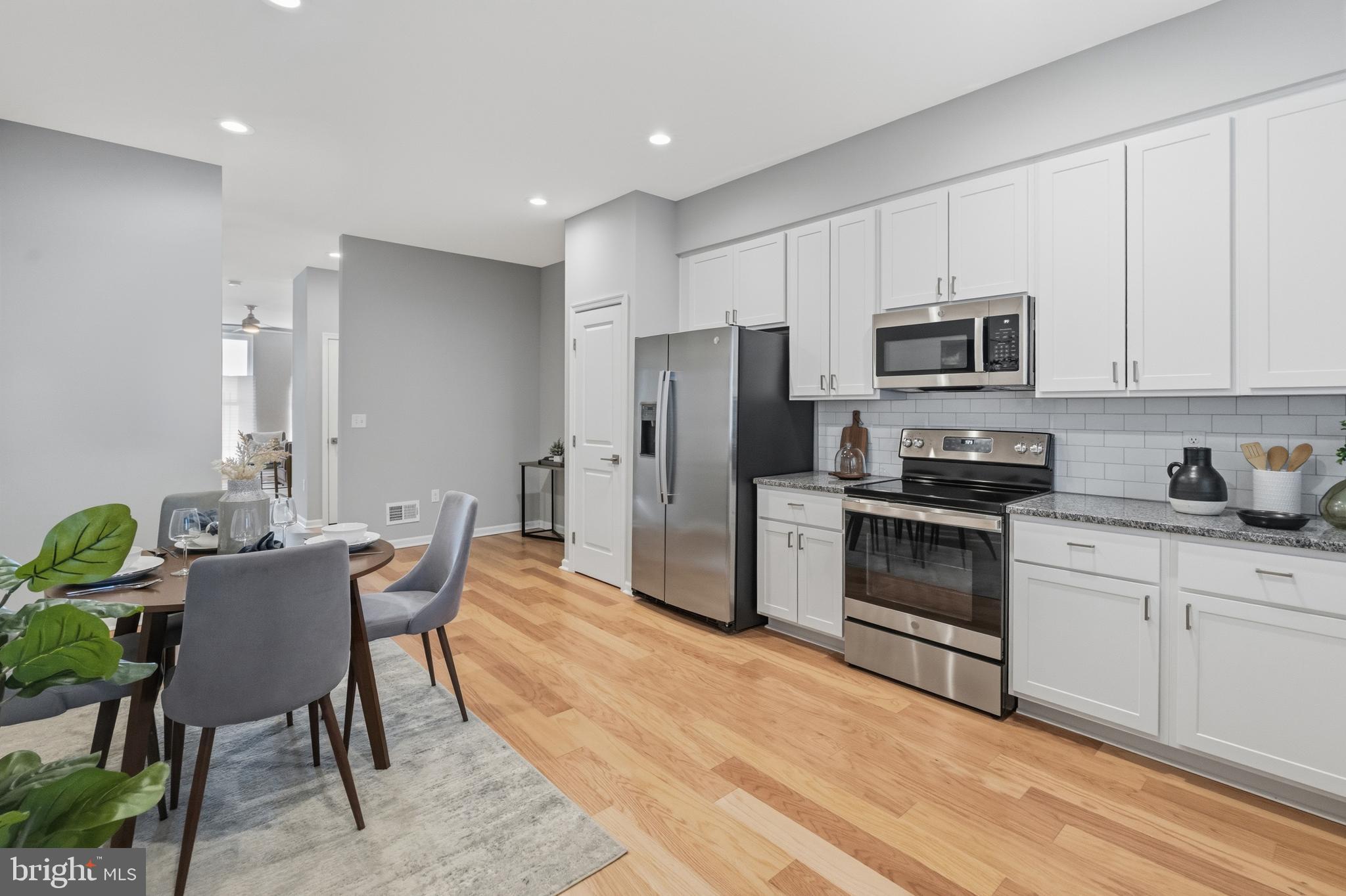 JOHNSTON SQUARE - Residential