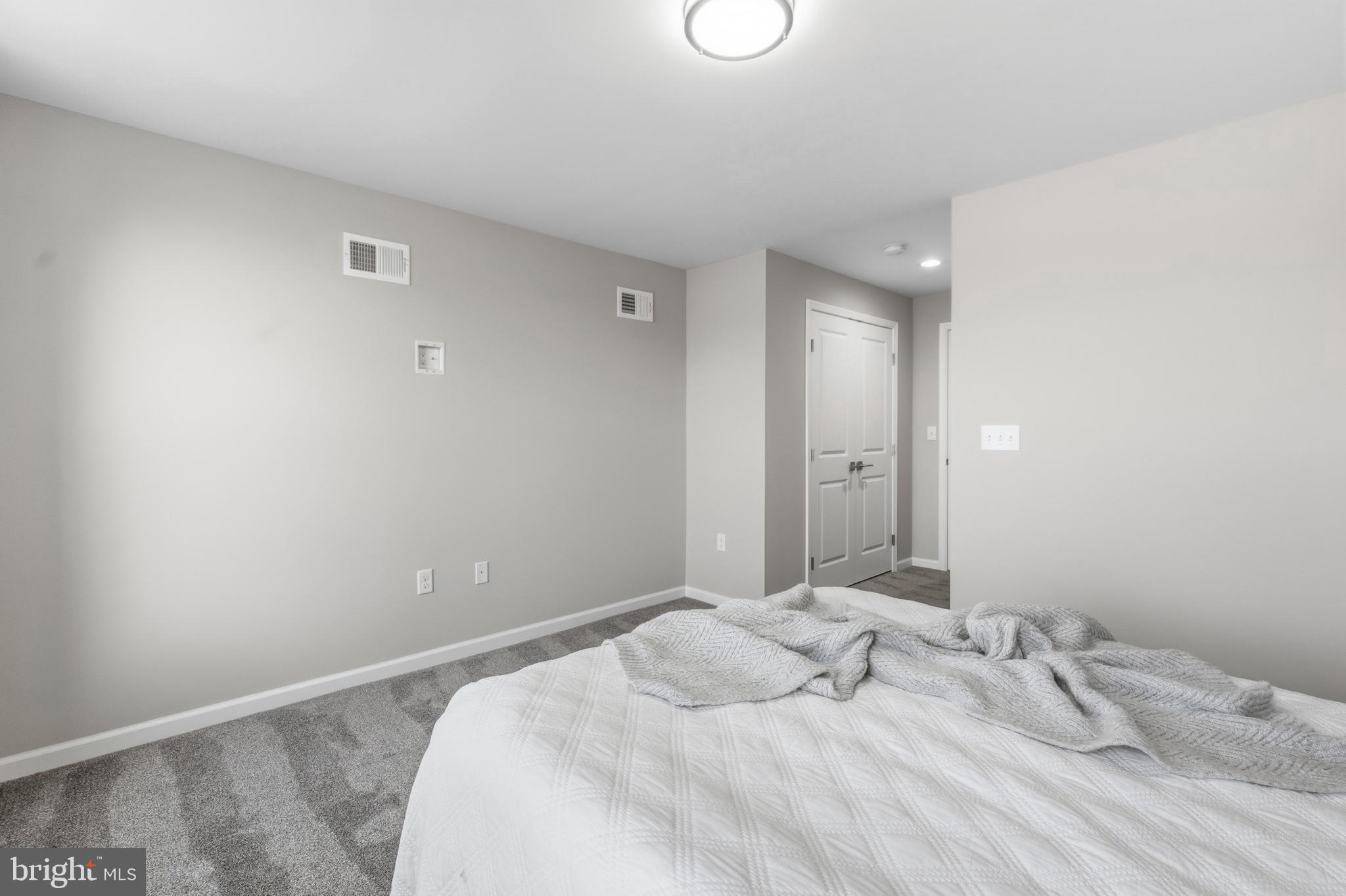 JOHNSTON SQUARE - Residential