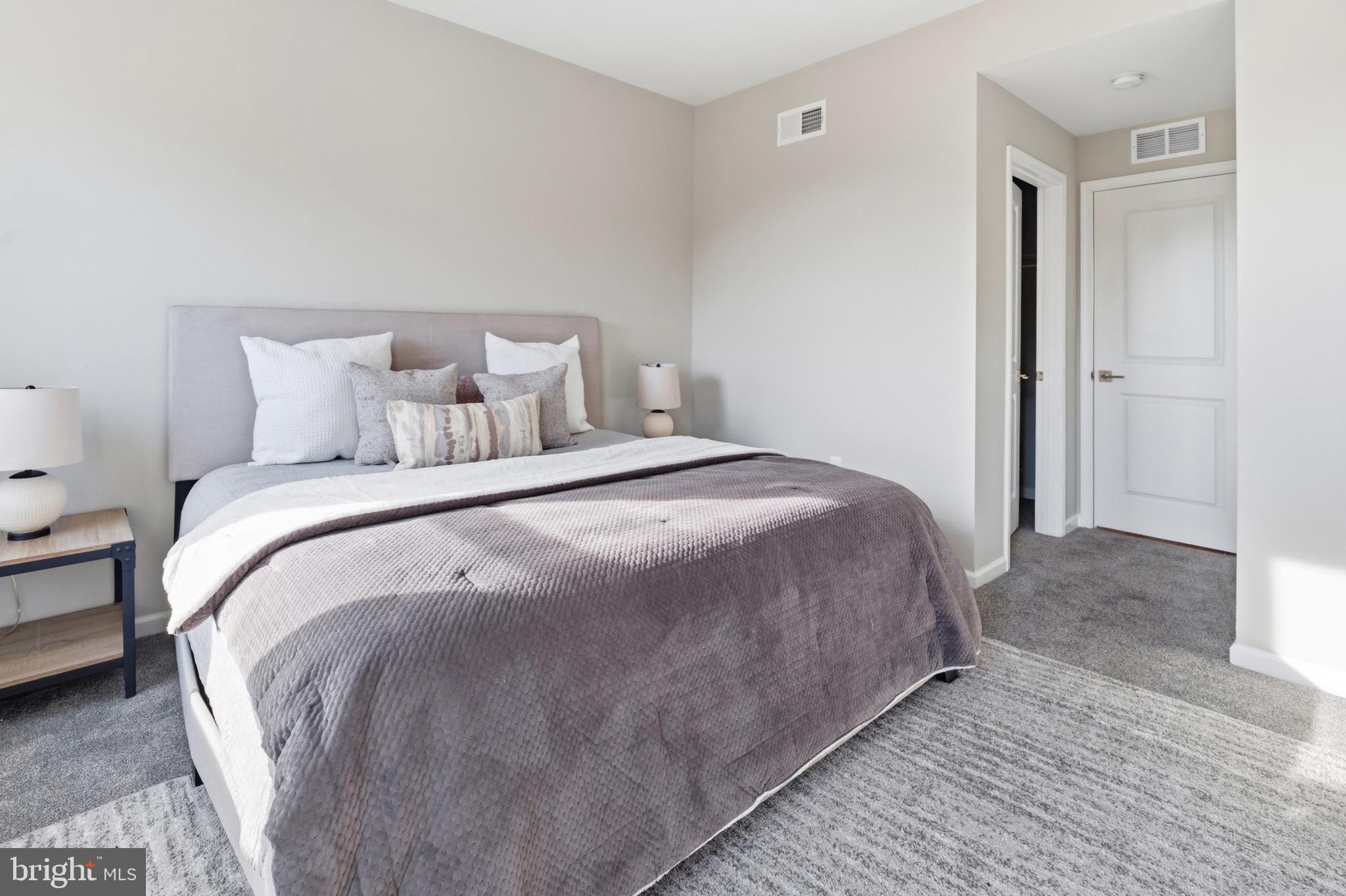 JOHNSTON SQUARE - Residential