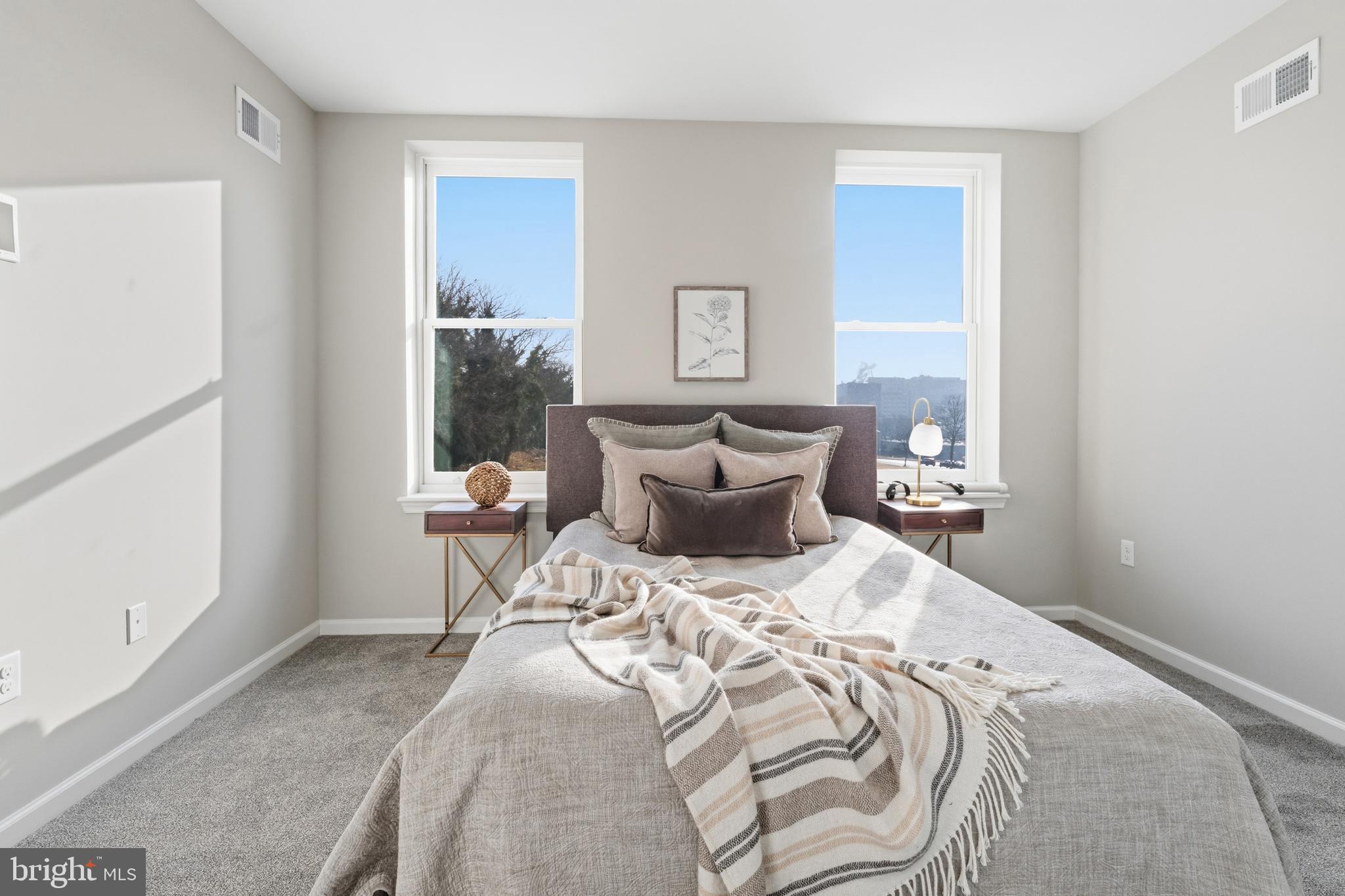 JOHNSTON SQUARE - Residential