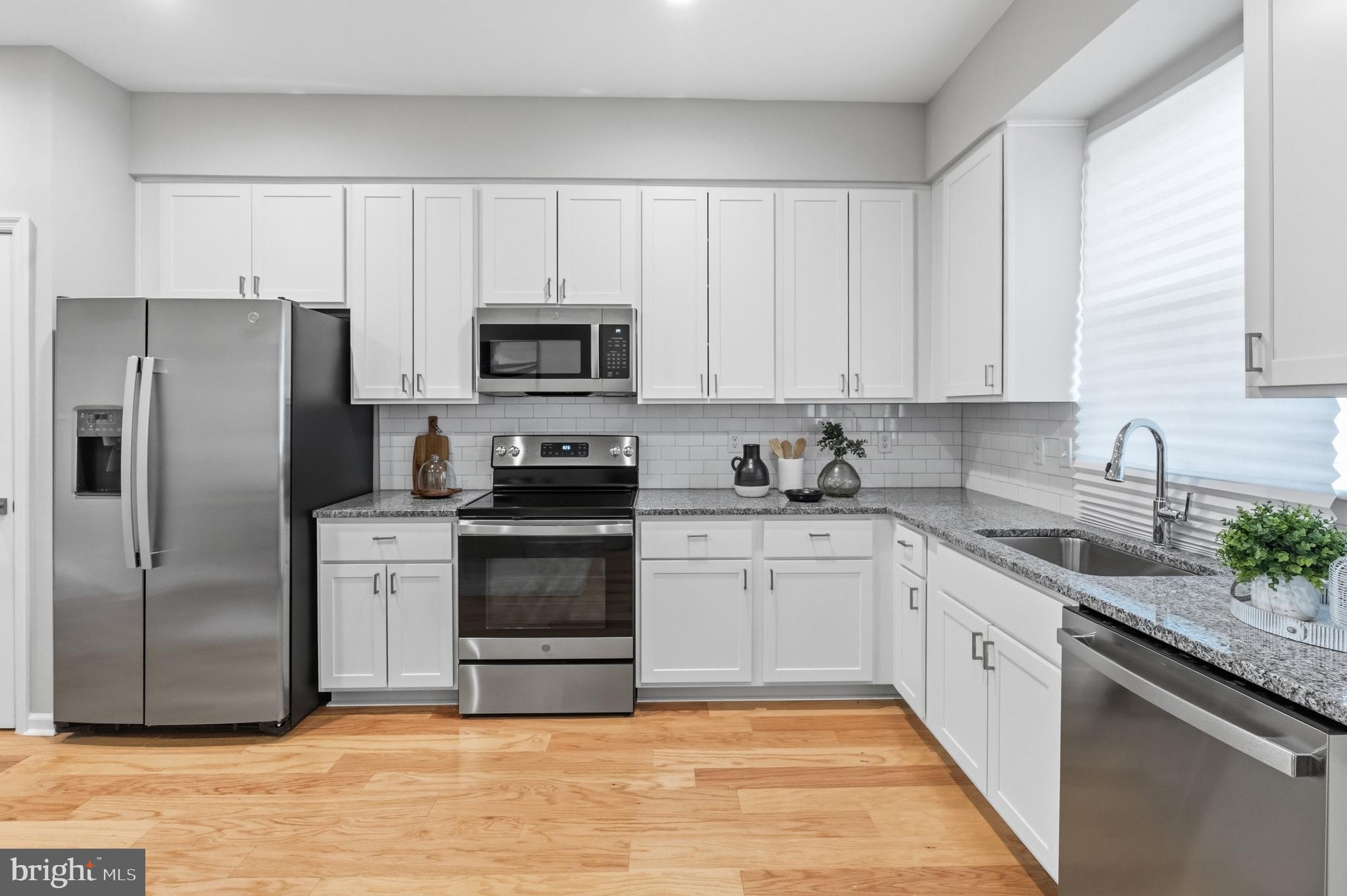 JOHNSTON SQUARE - Residential