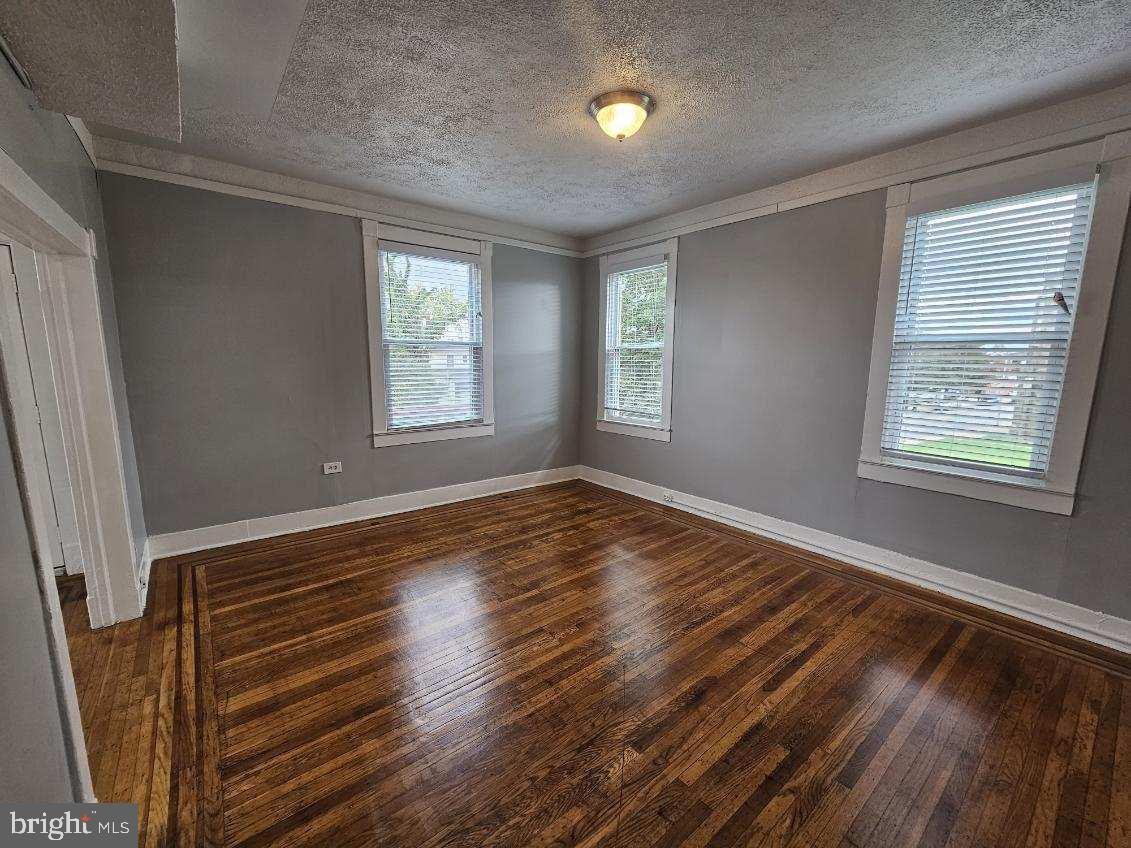 DORCHESTER - Residential Income